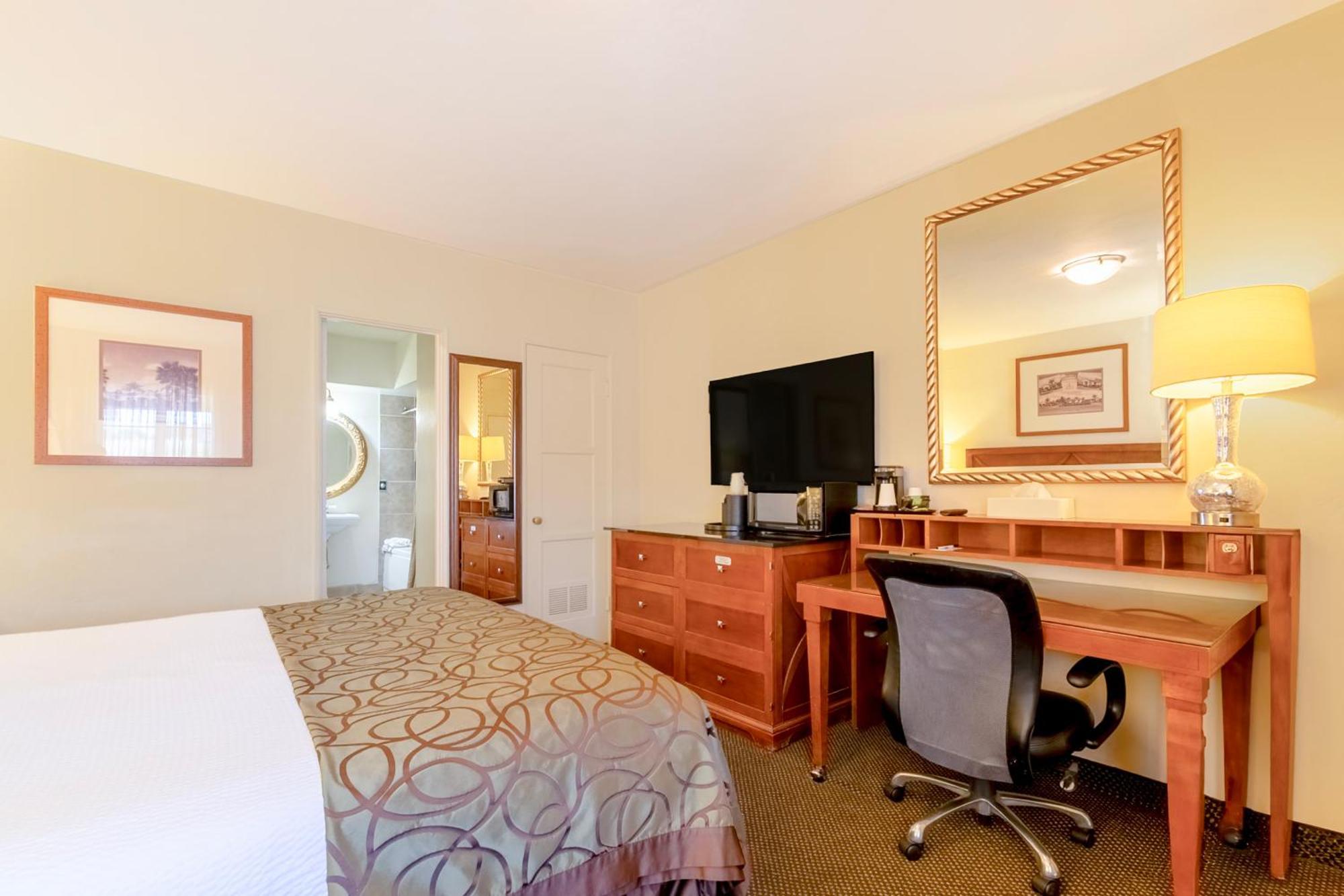 King Bed Accessible Non-Smoking