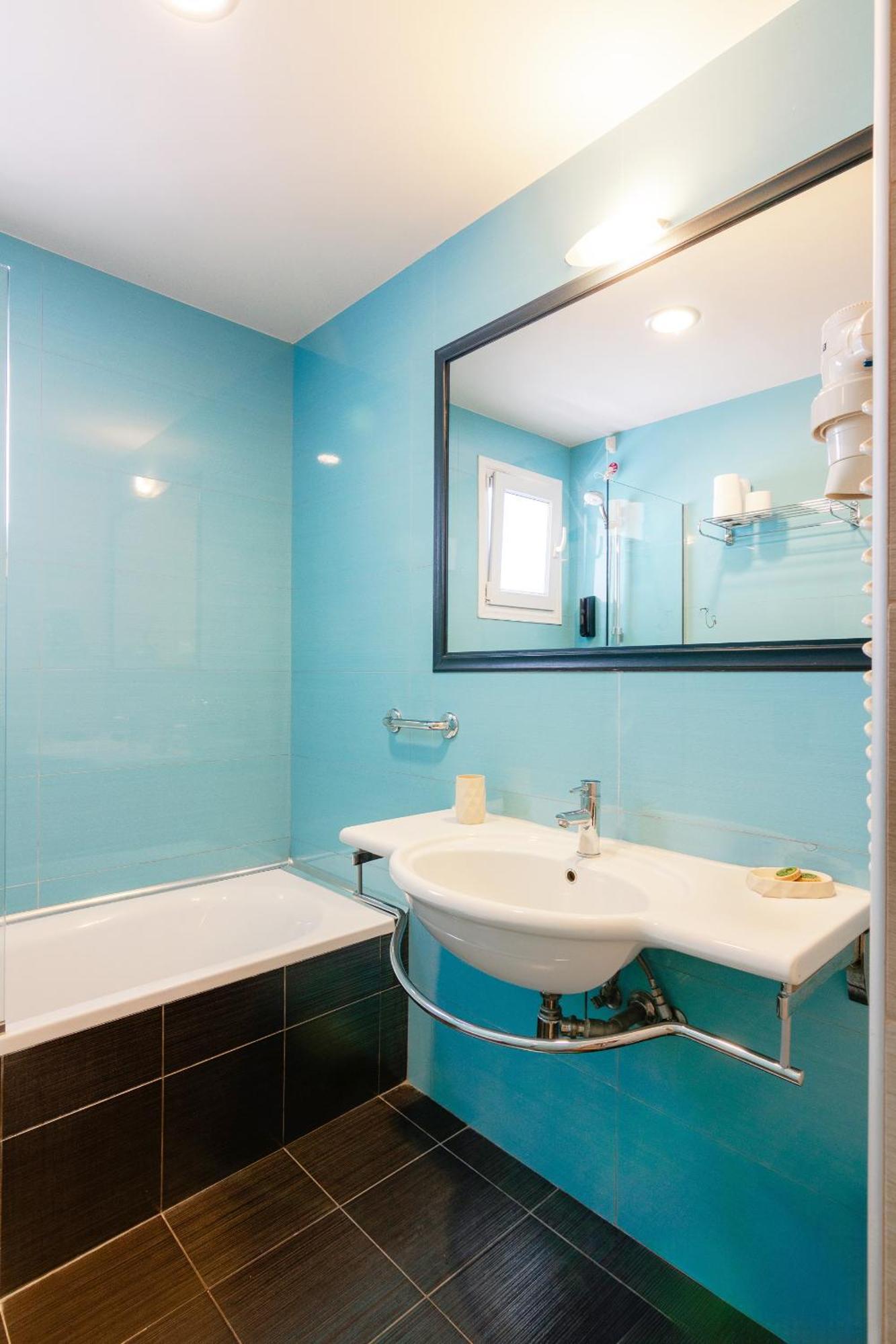 Studio Apartment with Sea View