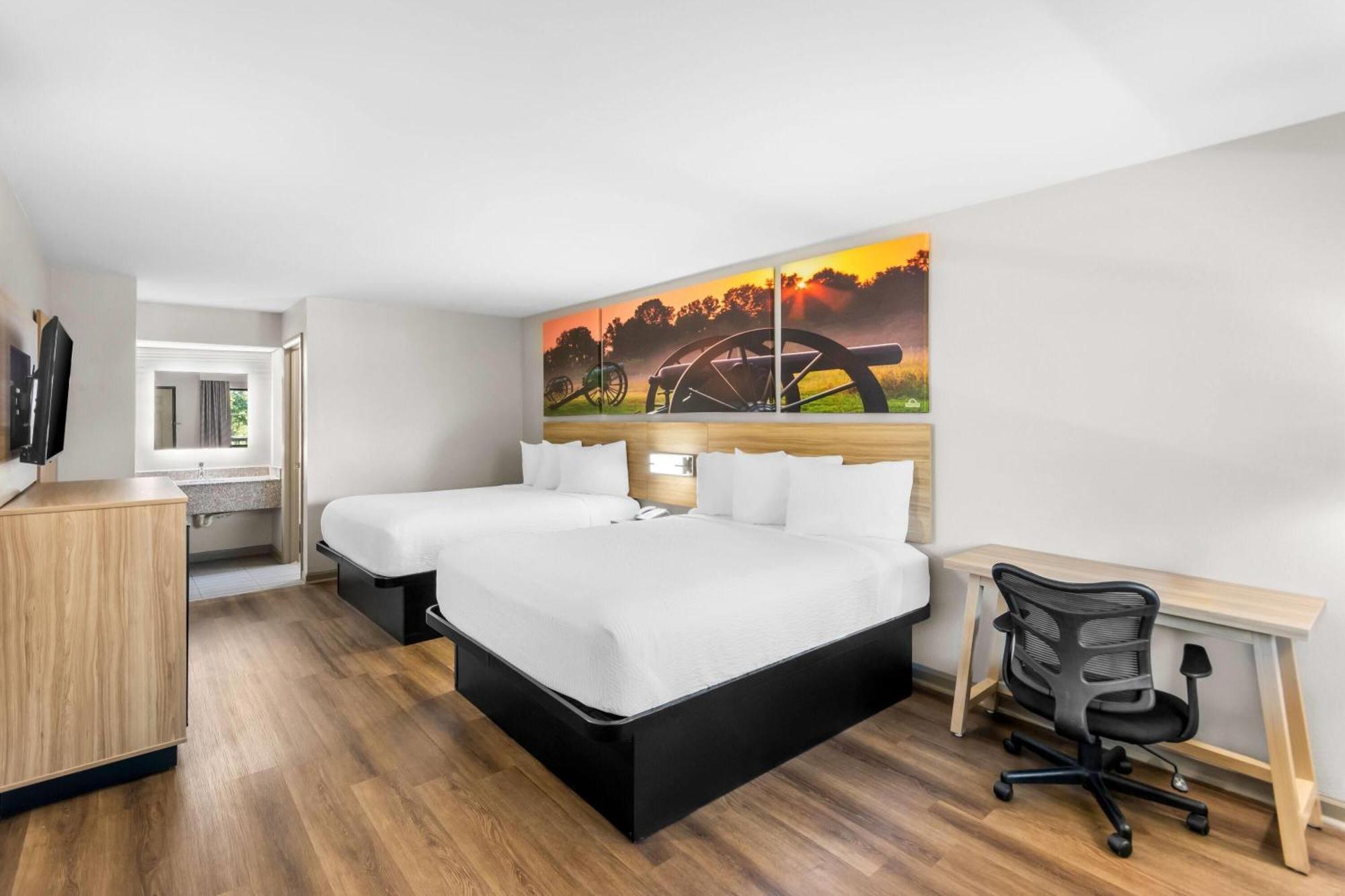 Queen Room with Two Queen Beds - Non-Smoking