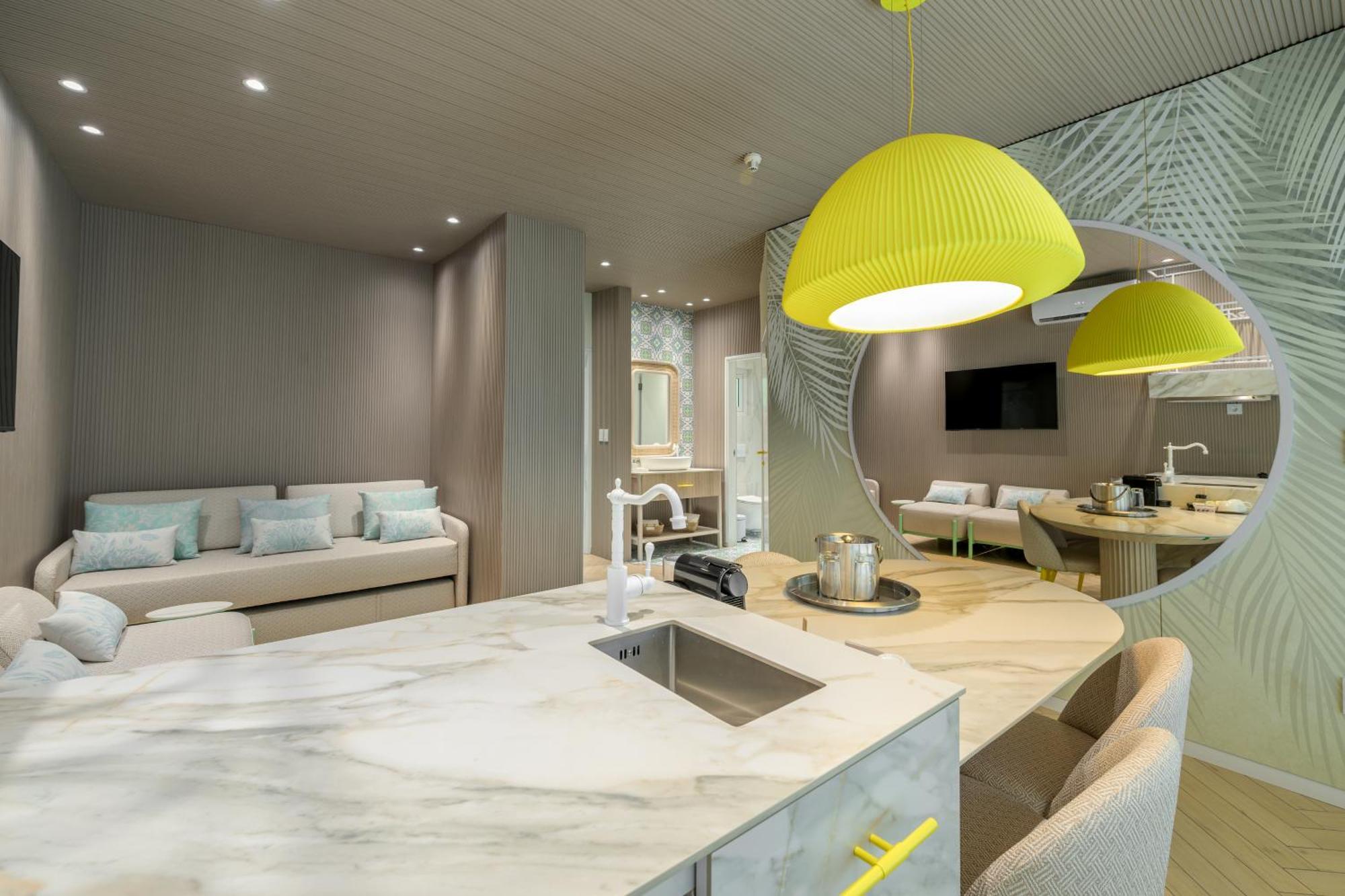 Suite