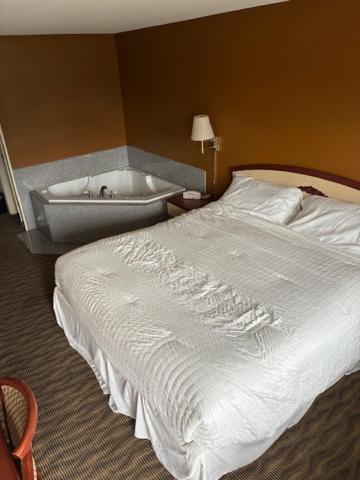 King Room with Spa Bath - Smoking