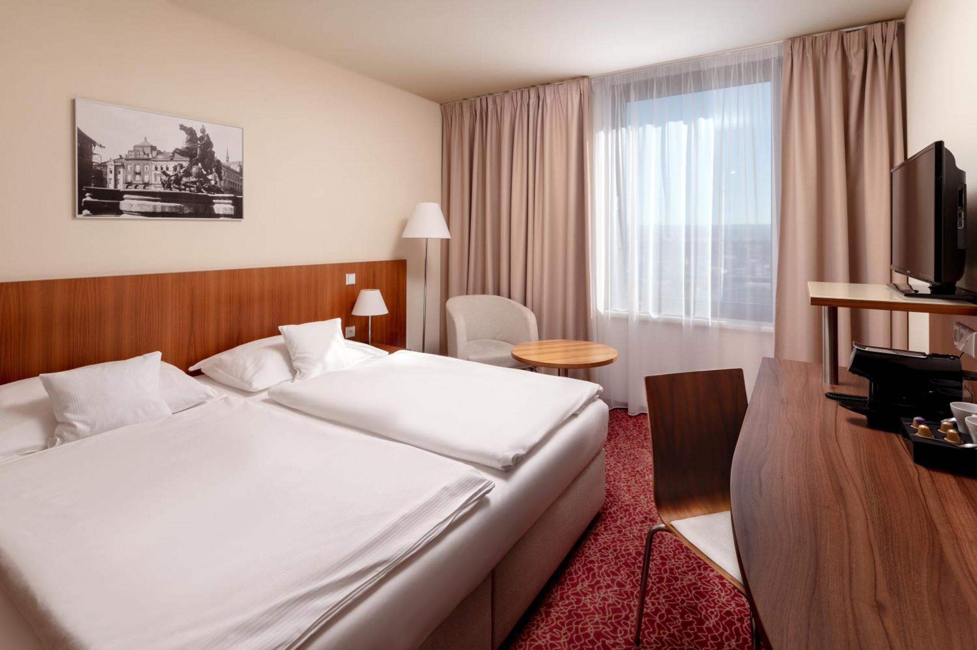 Business Suite (2 Adults)