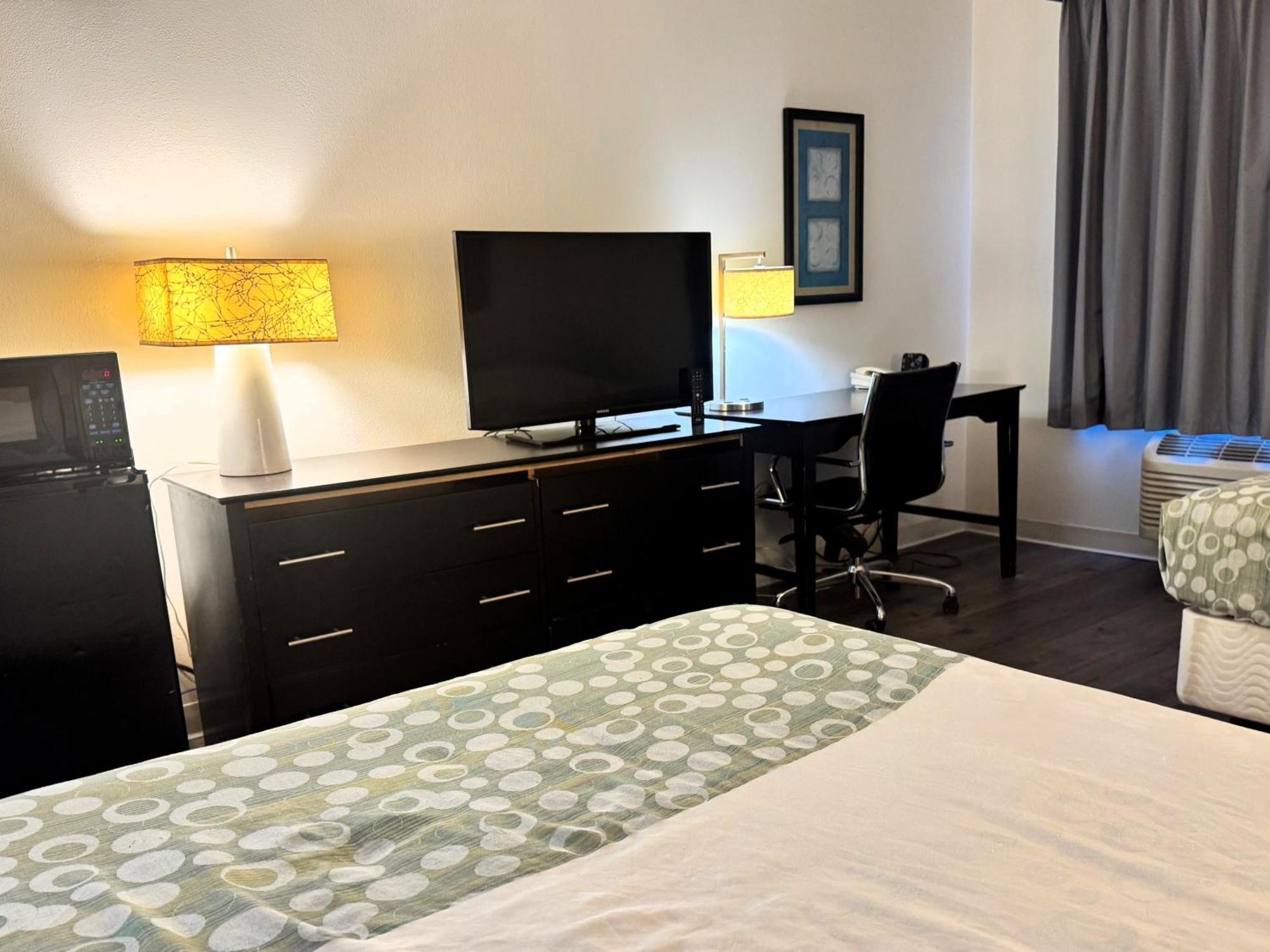 Double Room with Two Double Beds - Non-Smoking
