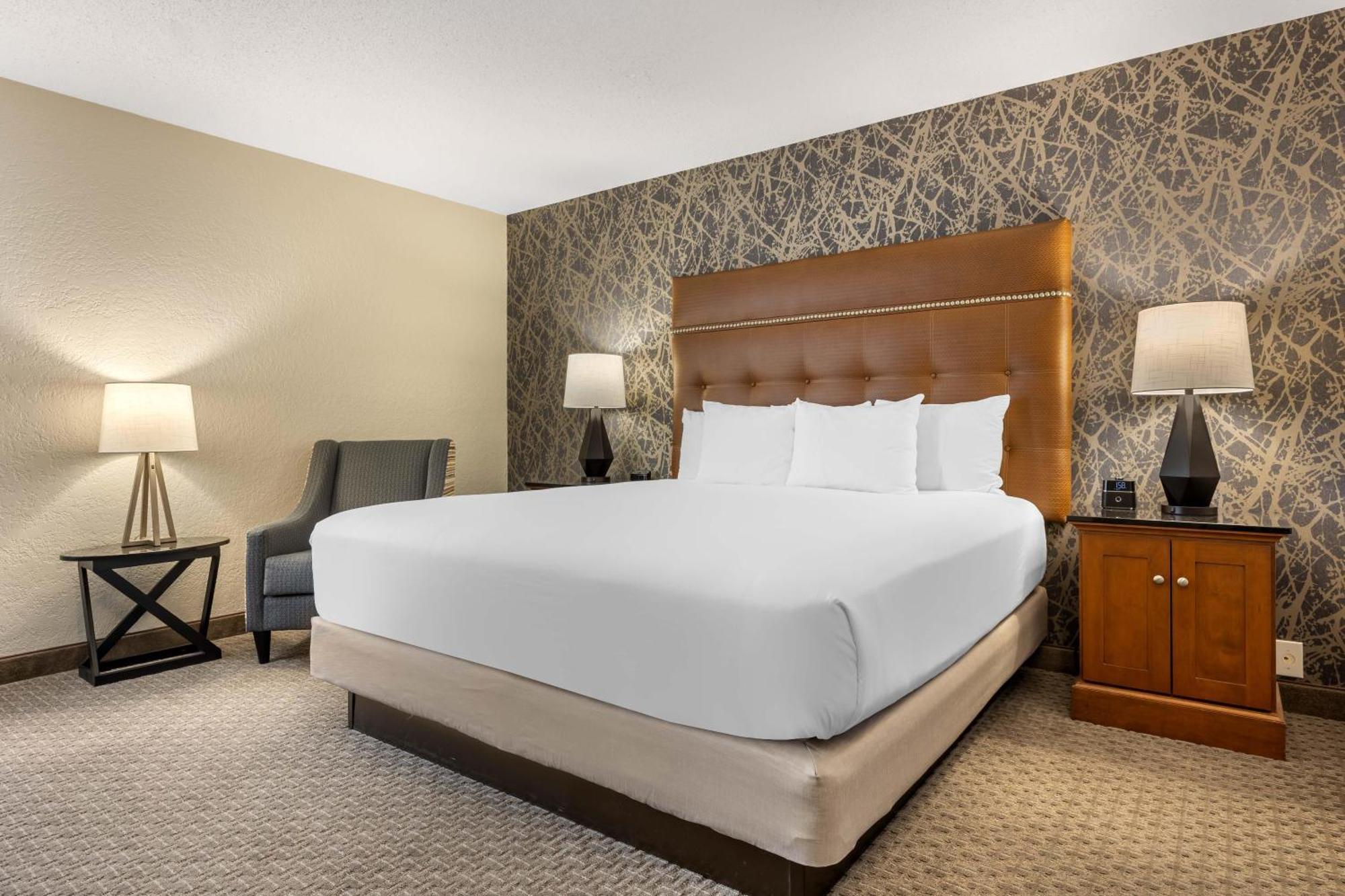 Deluxe King Room