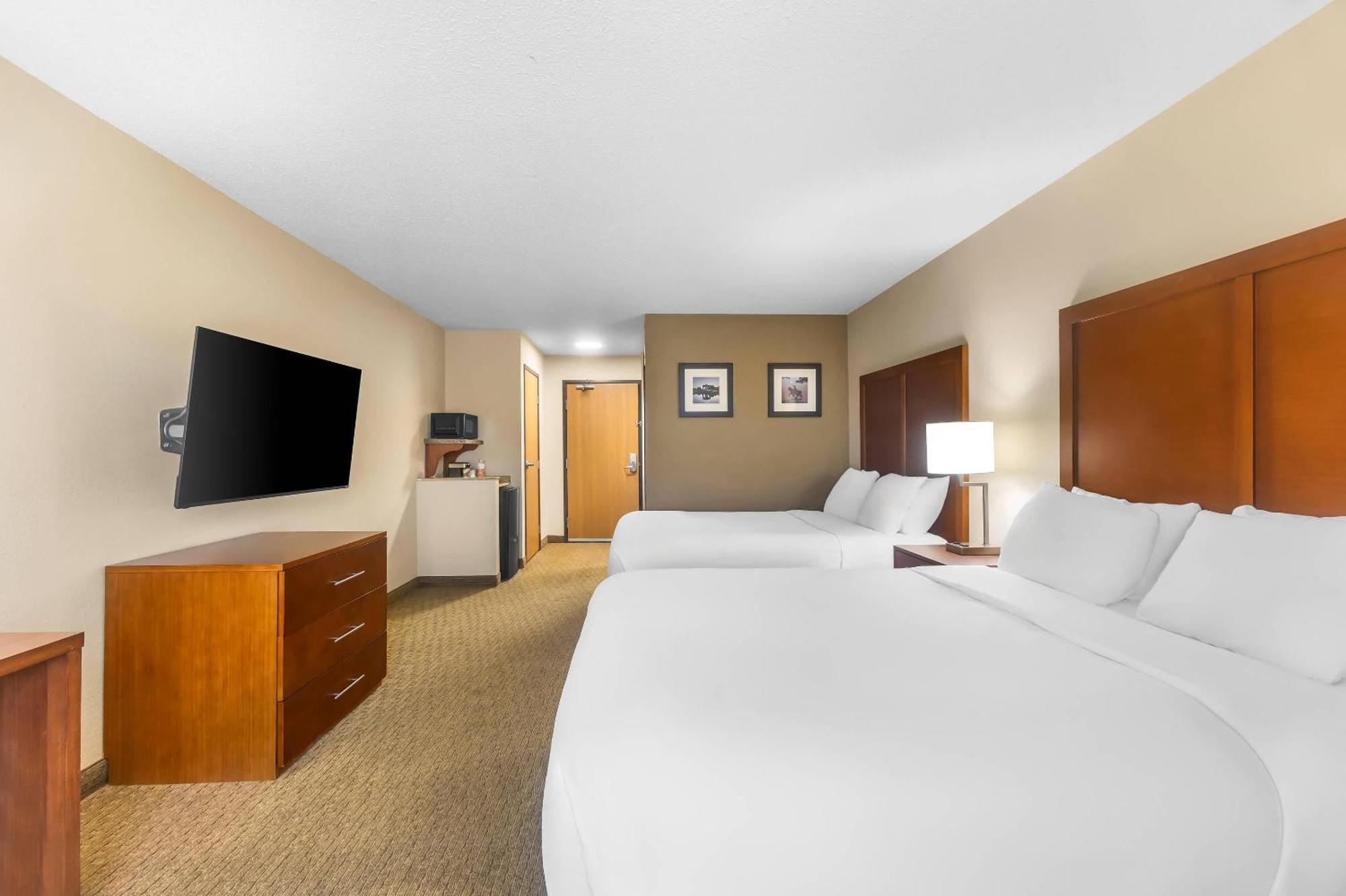 Queen Room with Two Queen Beds - Non-Smoking