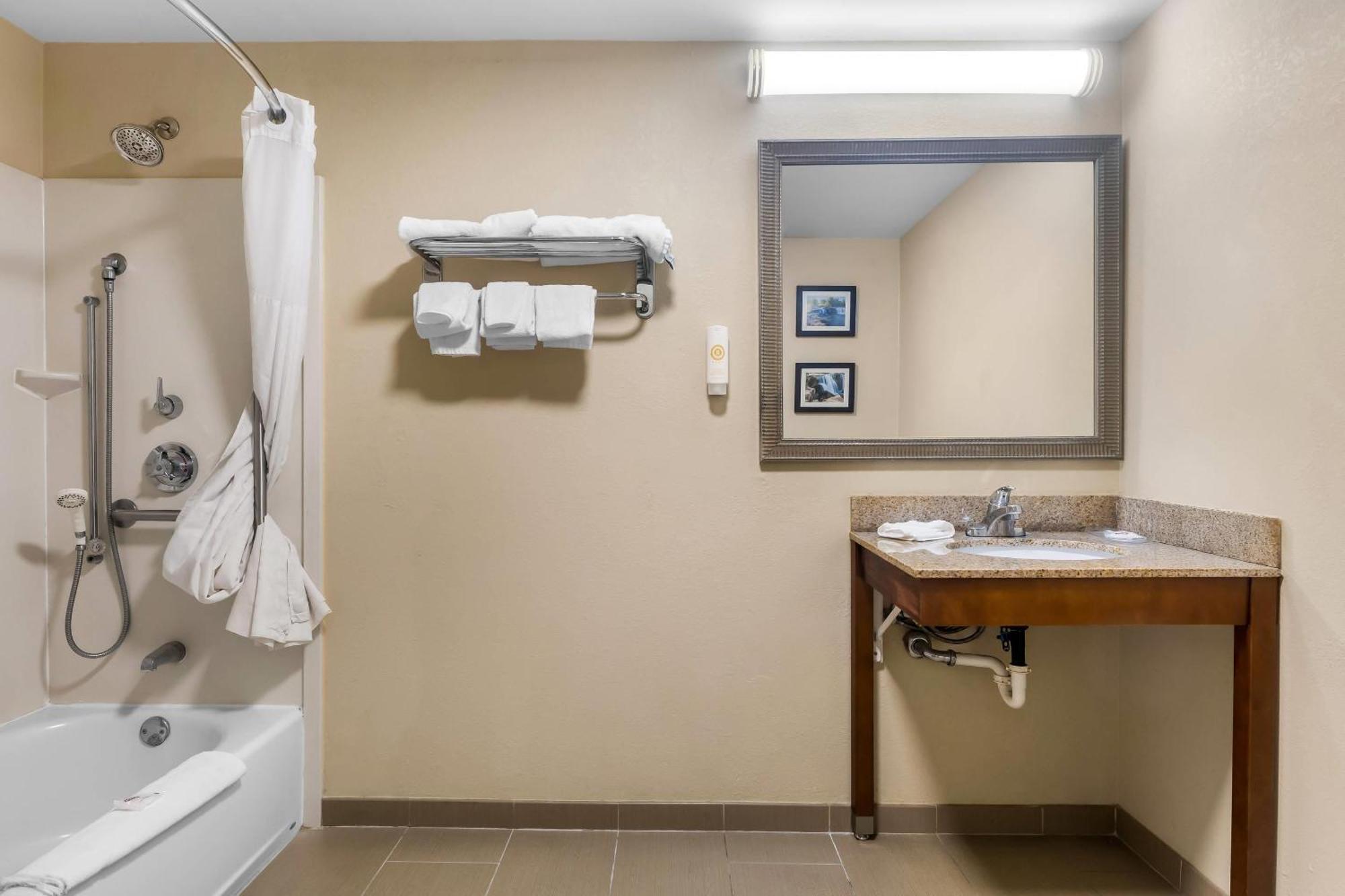 King Room - Accessible/Non-Smoking