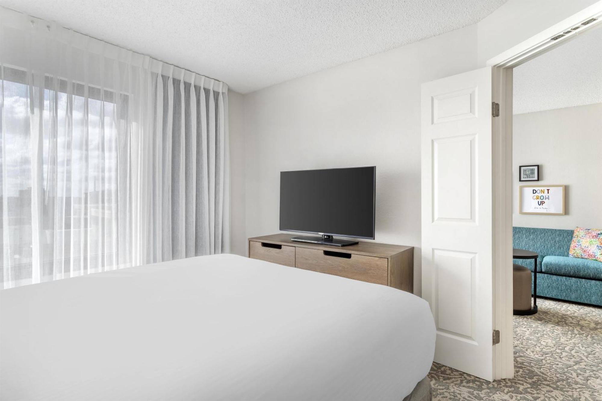 One-Bedroom King Suite