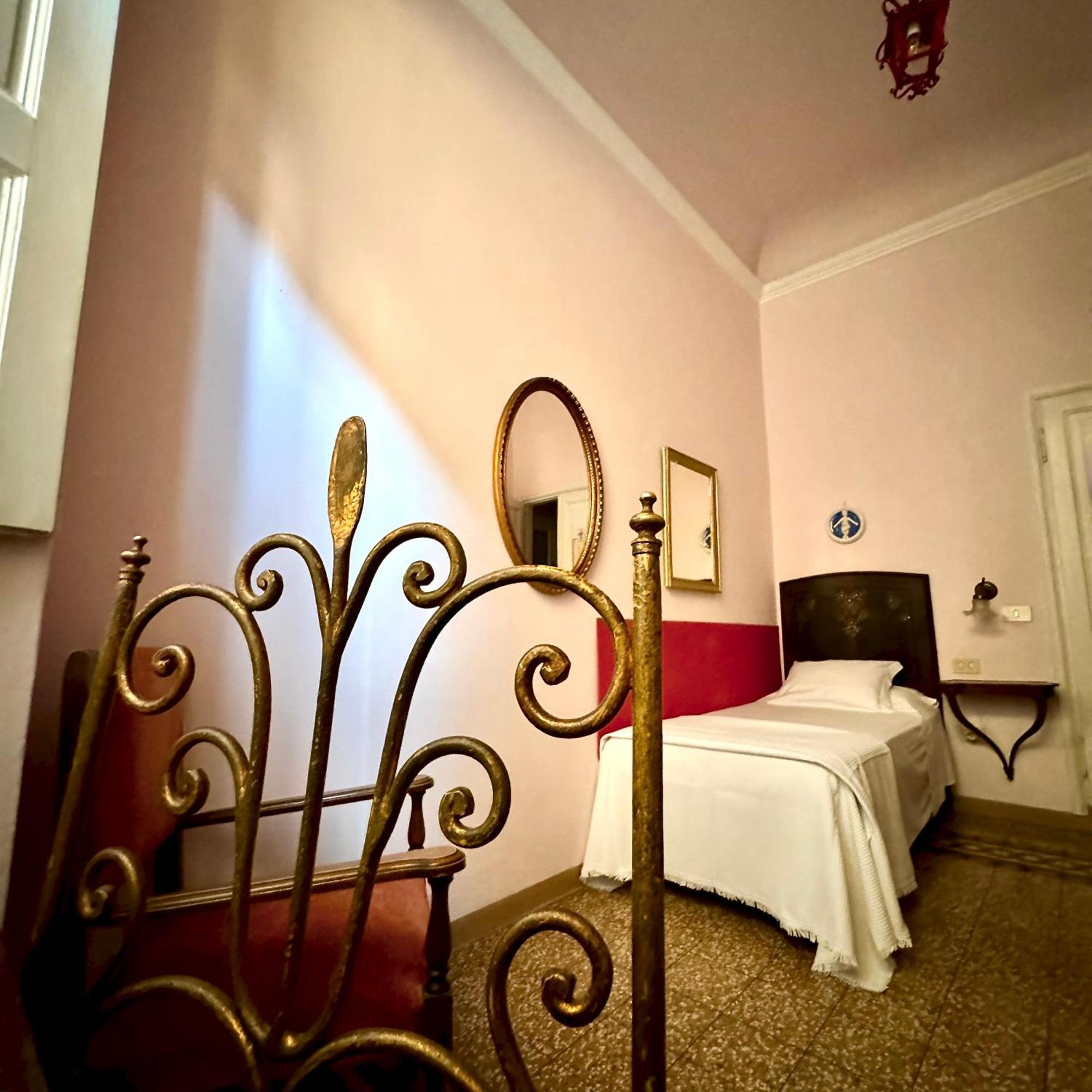 Habitación Individual Estándar con baño compartido