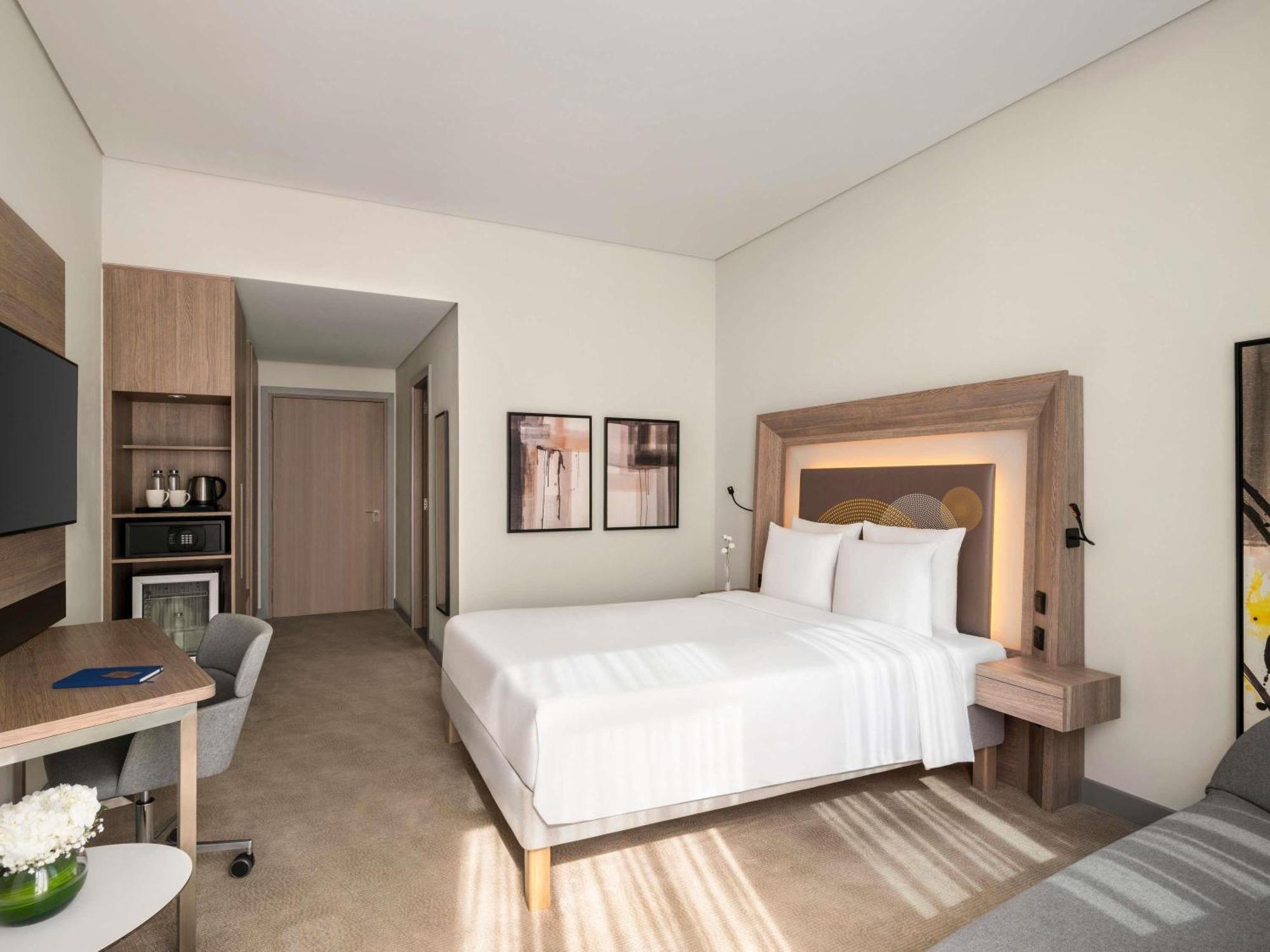 Deluxe Room 1 Double Bed 1 Sofa Bed Balcony,1723038217:JPEG