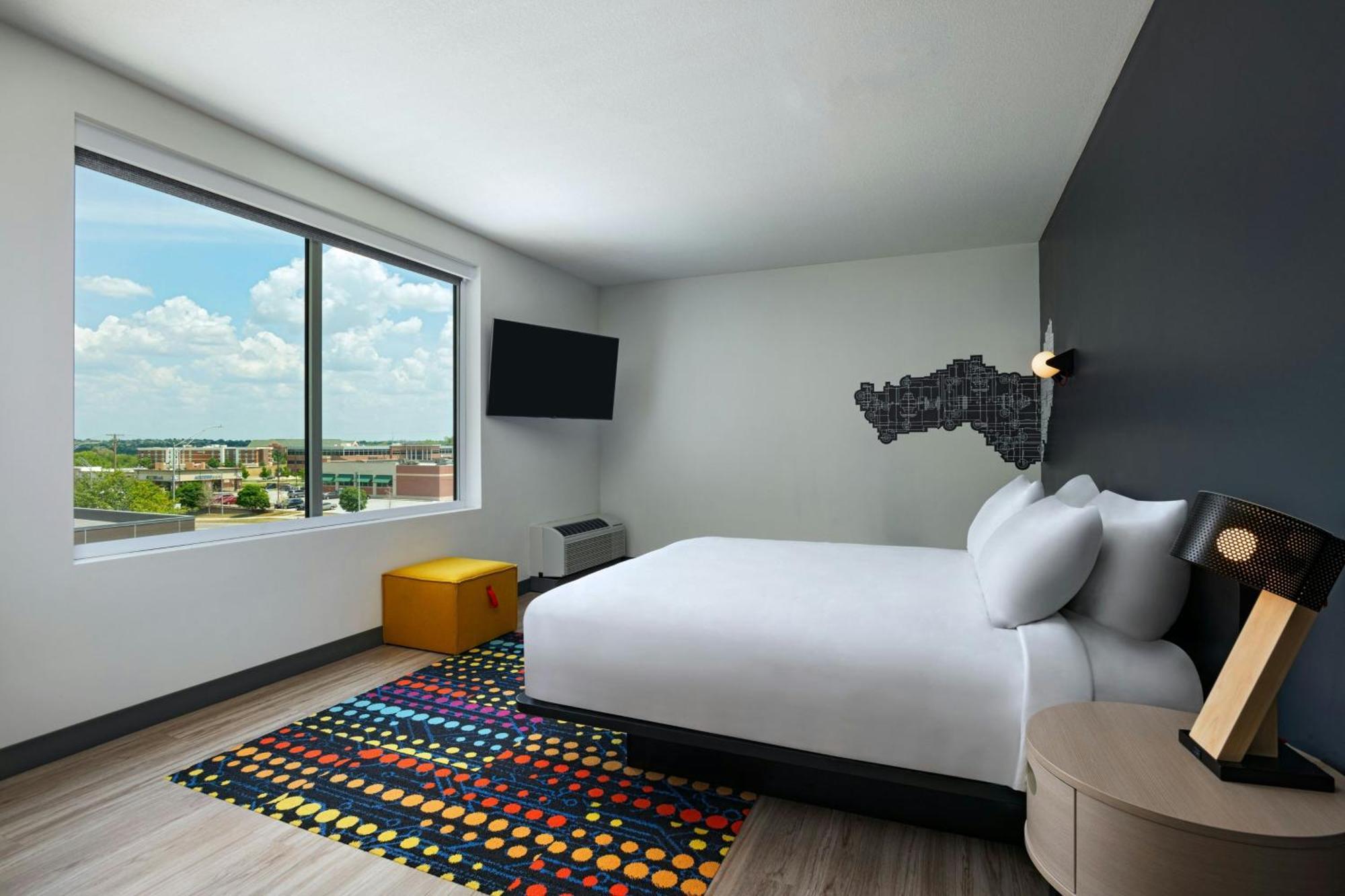 Aloft Suite 1 King