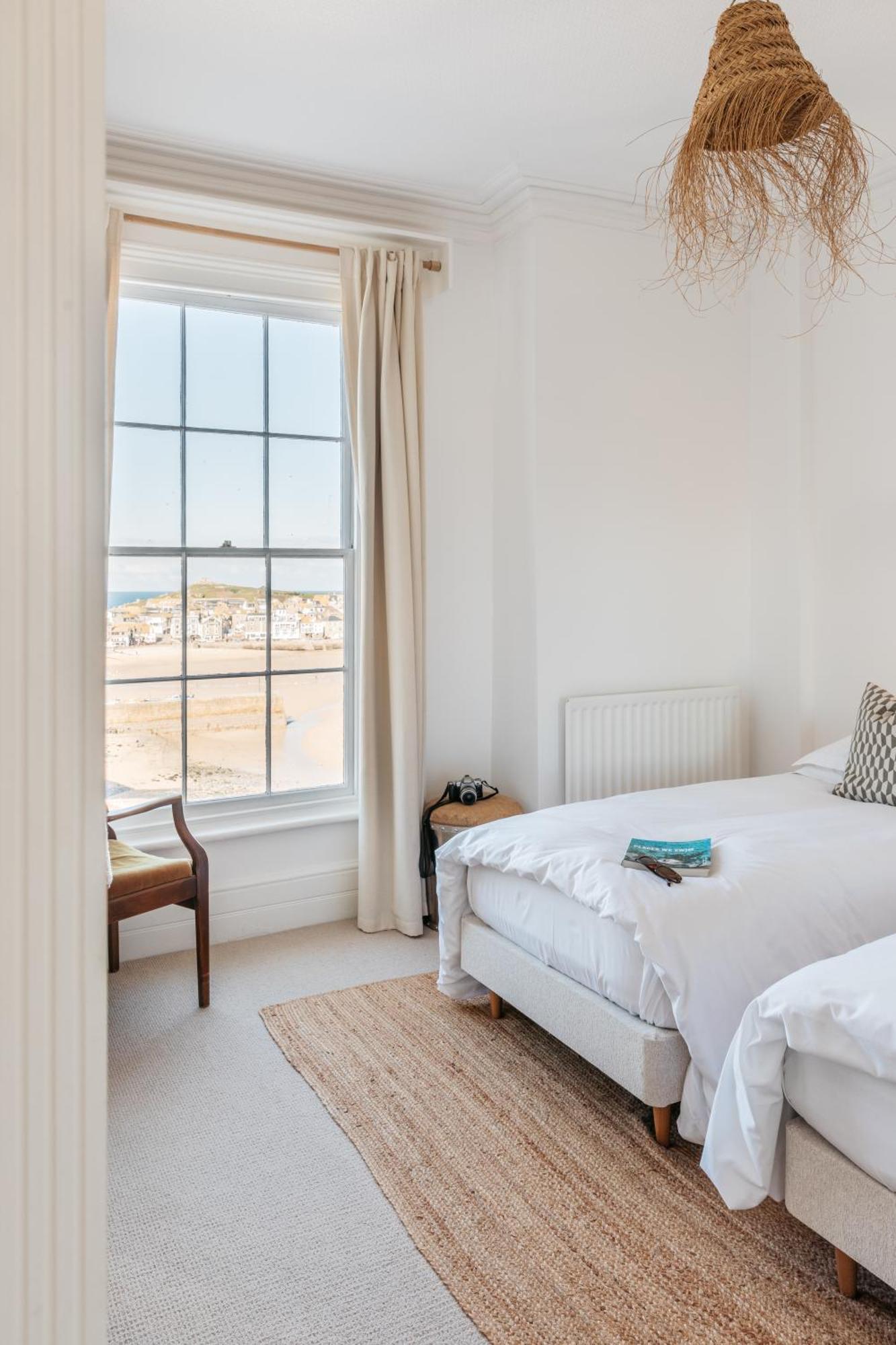 Room 3 Twin Harbour View