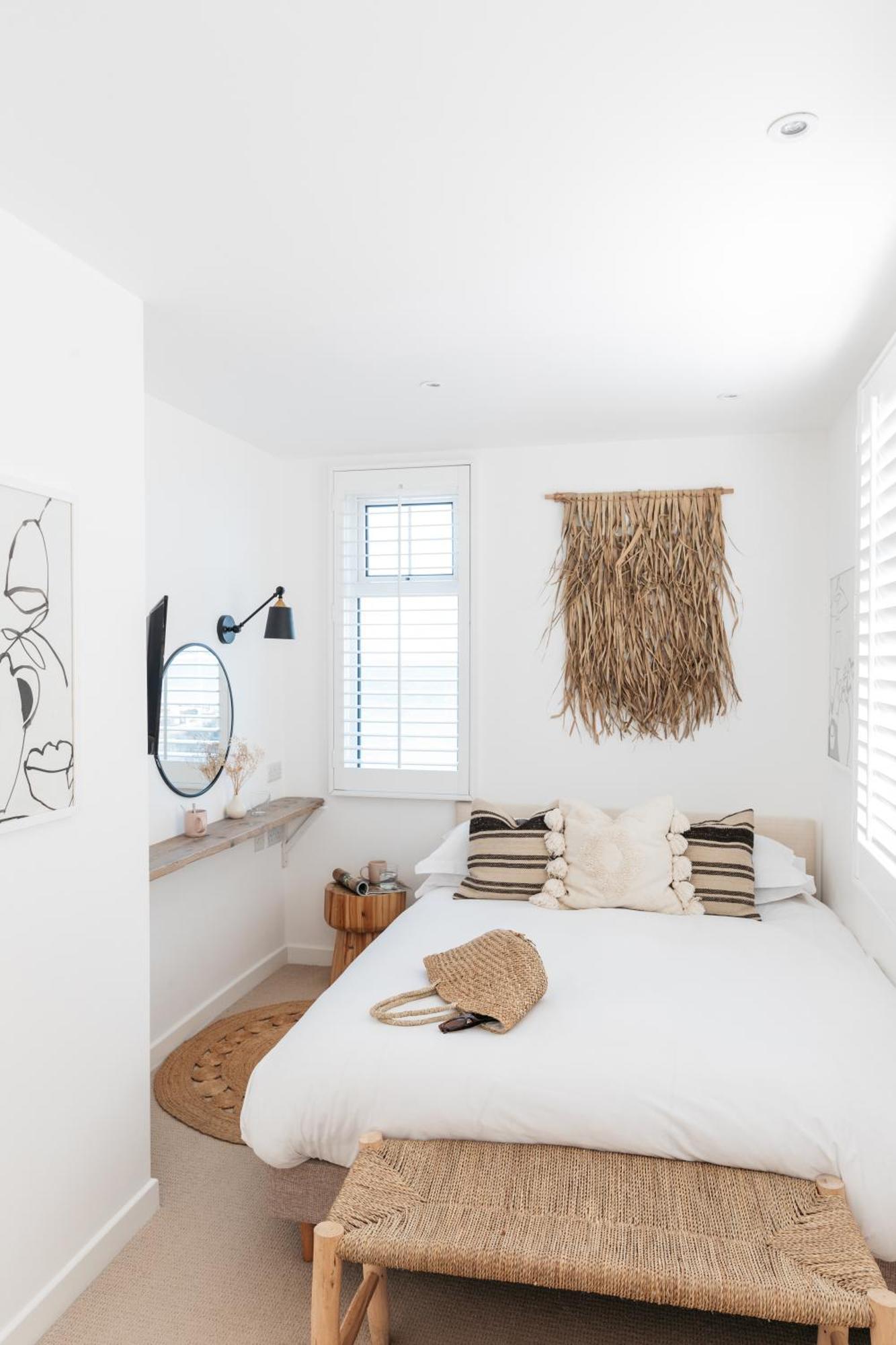 Room 8 Double Bay Street View