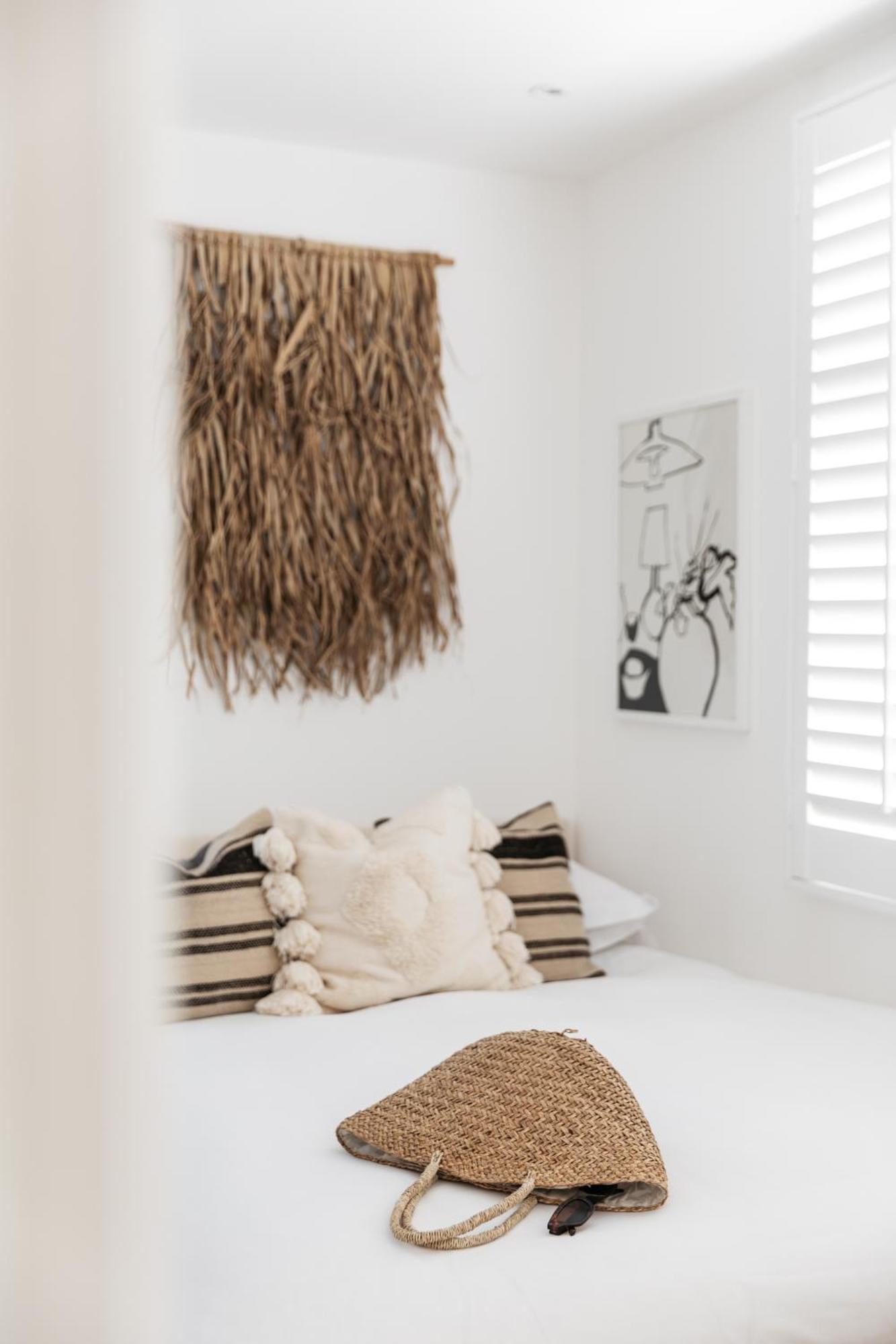 Room 8 Double Bay Street View