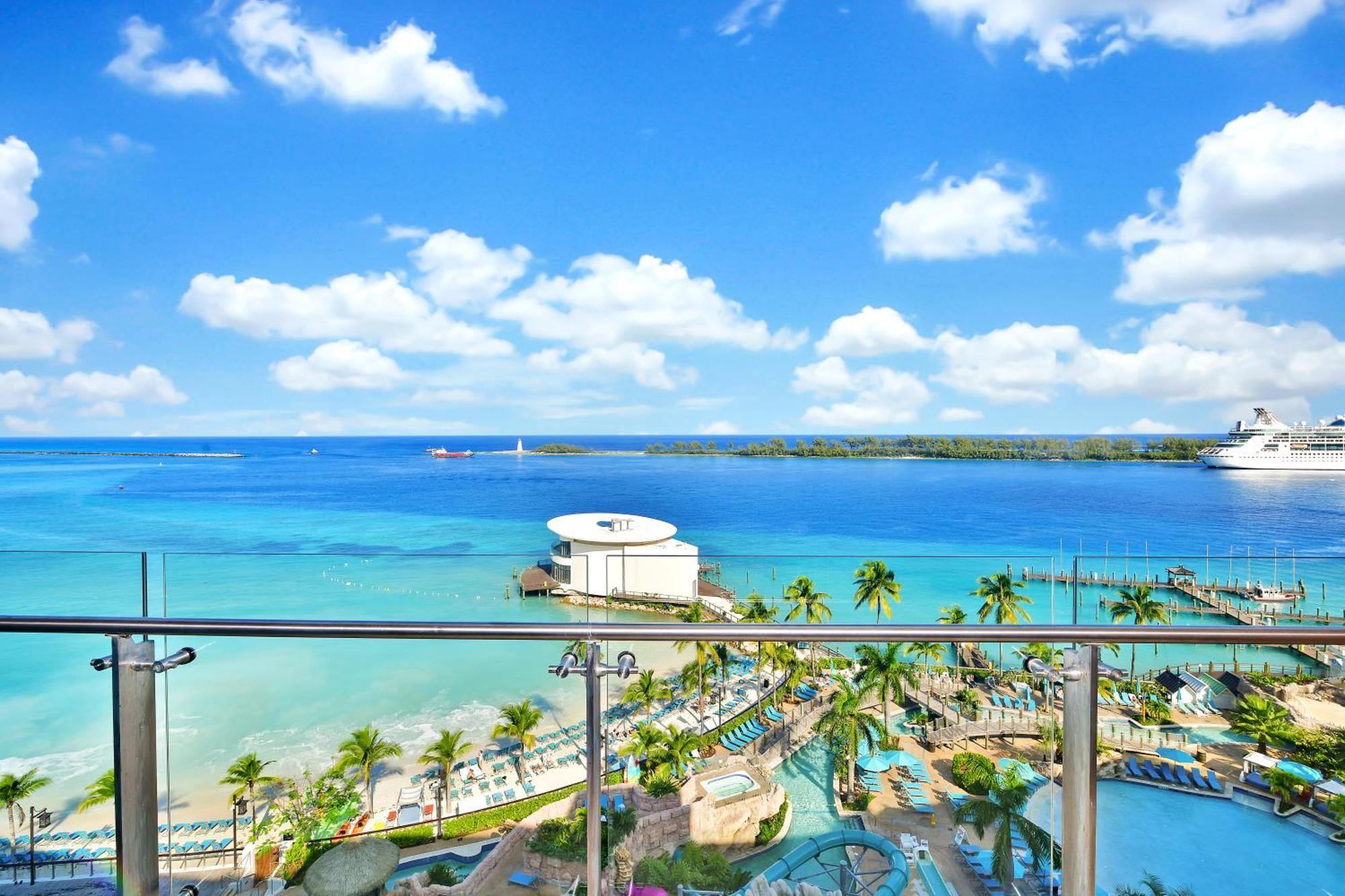 One-Bedroom Apartment Balcony Sea View