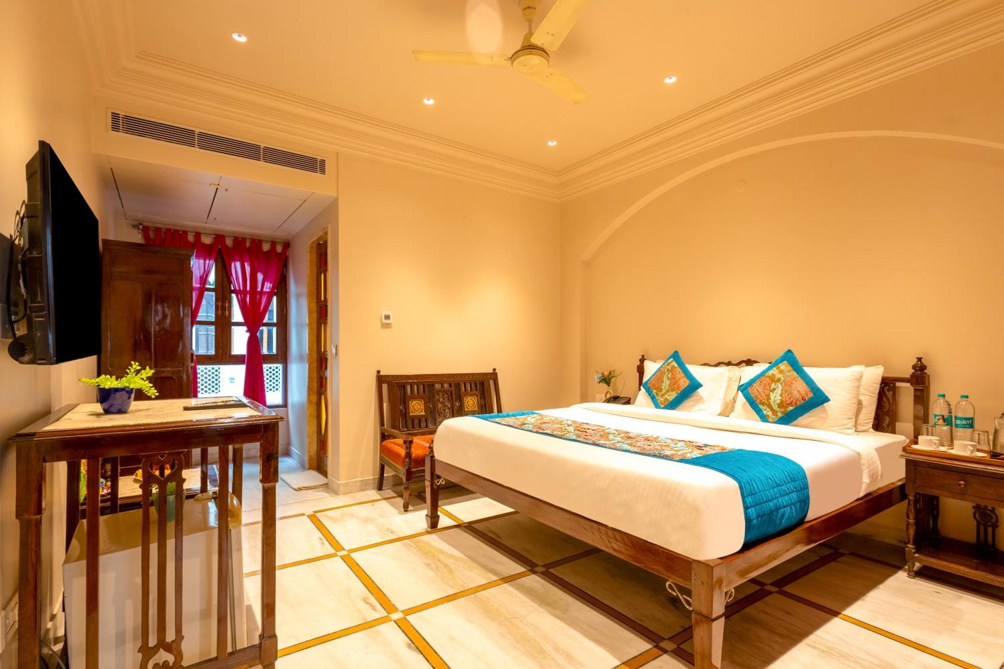 Standard Heritage Room