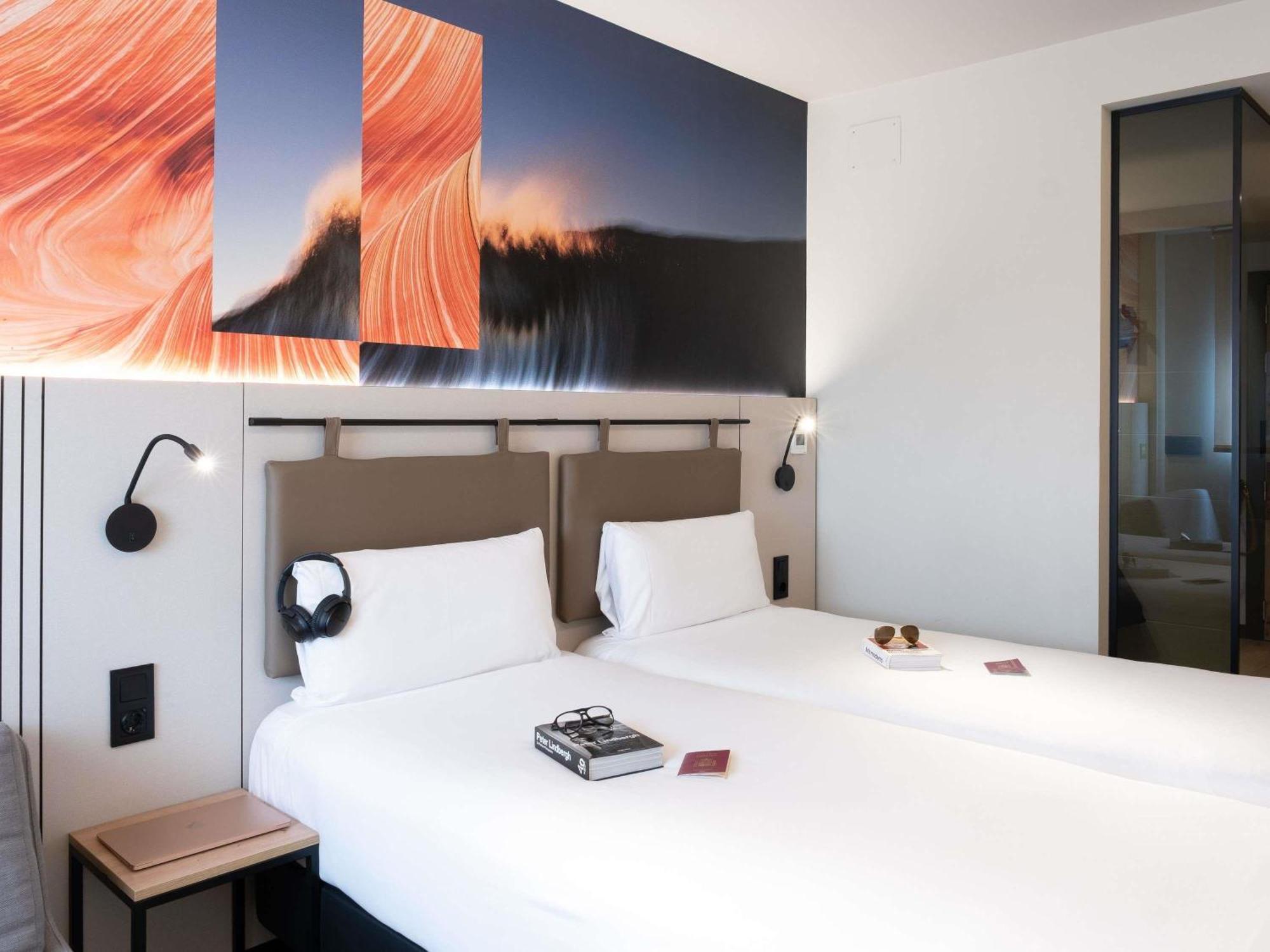 Standard Twin Room,1733117726:JPEG