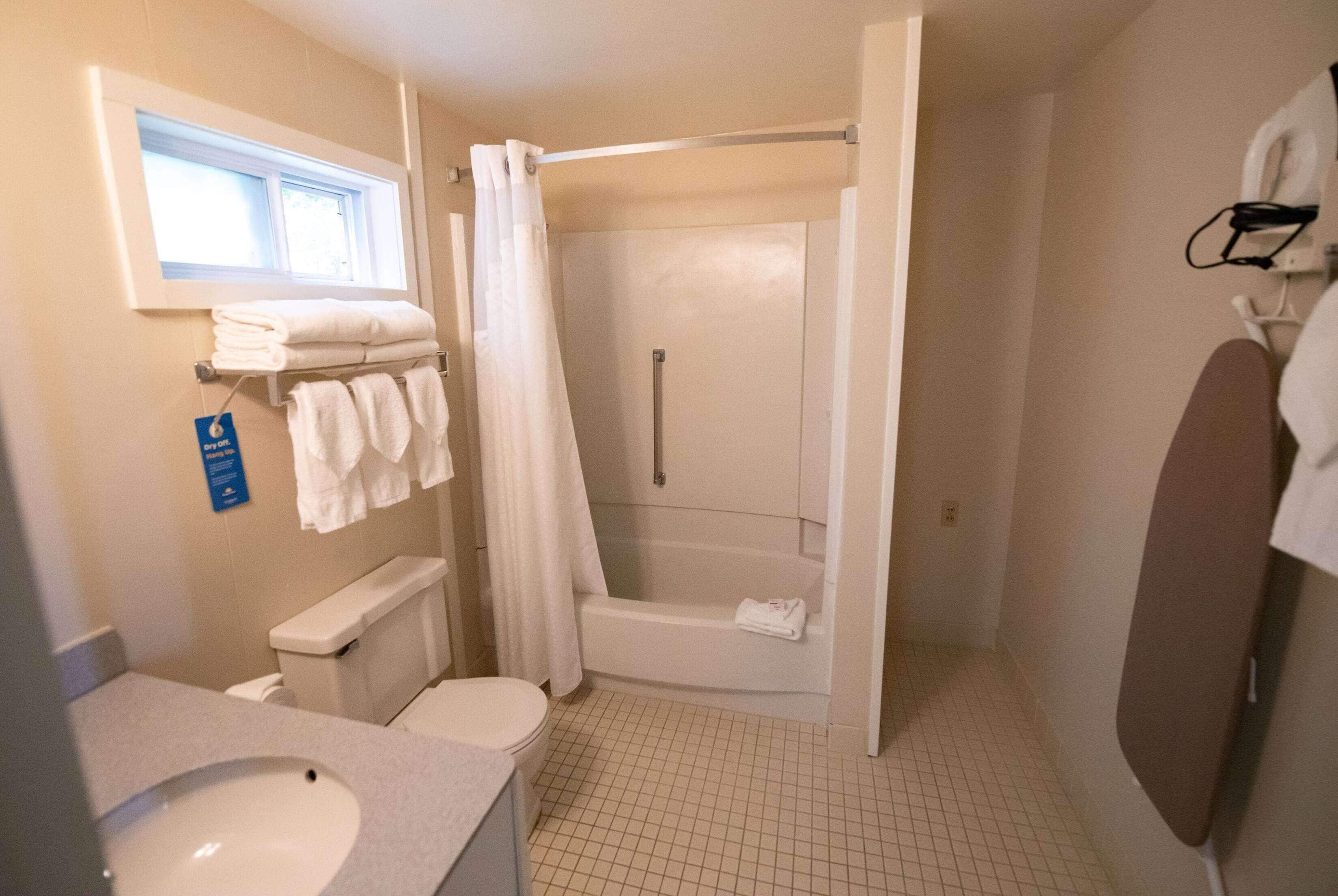 Suite Two Double Beds Non-Smoking