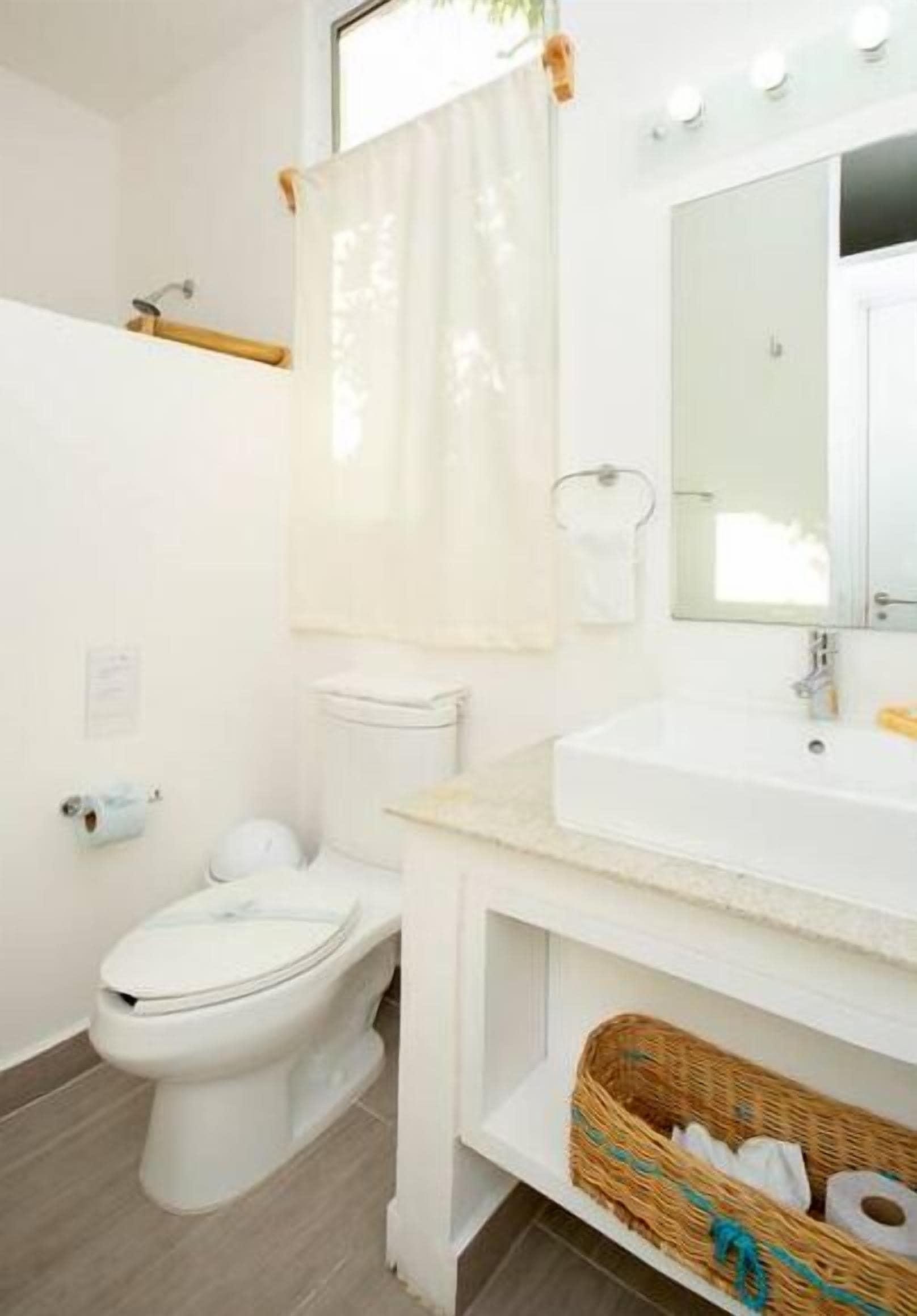 OZ Suite Ground Floor Non Kitchenette