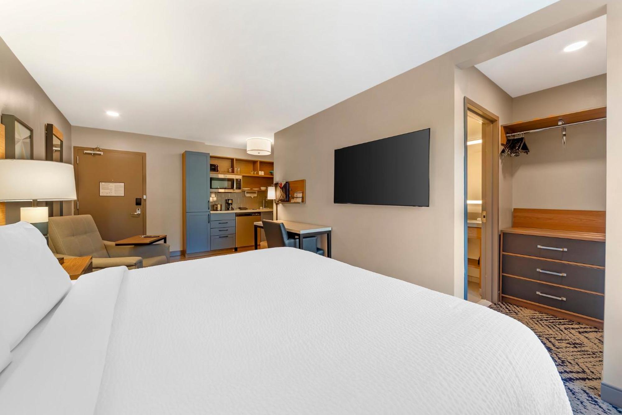 King Studio Suite