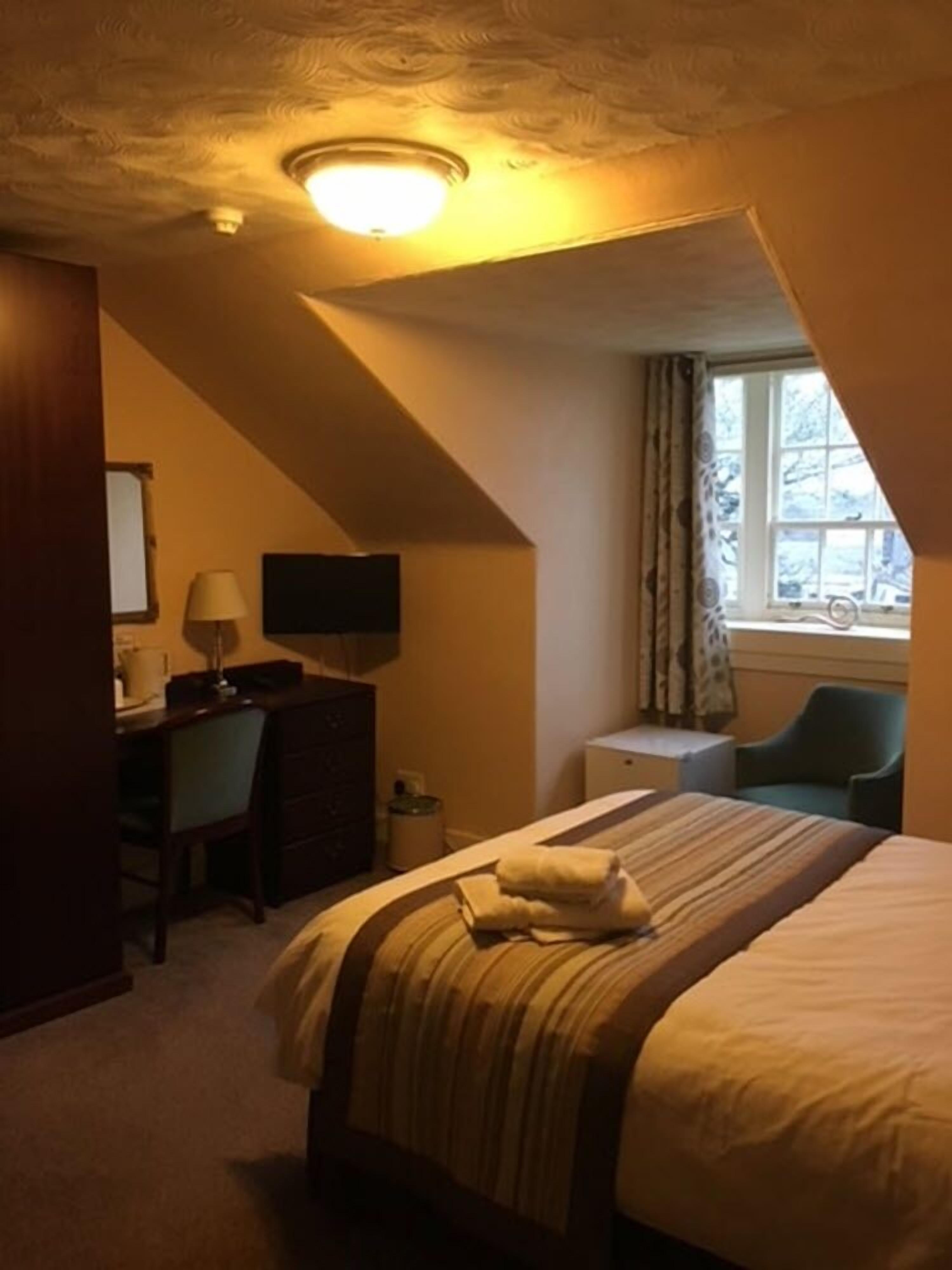 Deluxe Double Room Shower