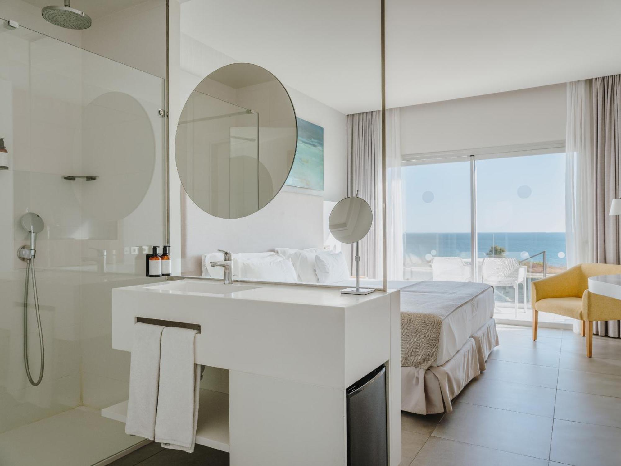 Double Room with Front Sea View