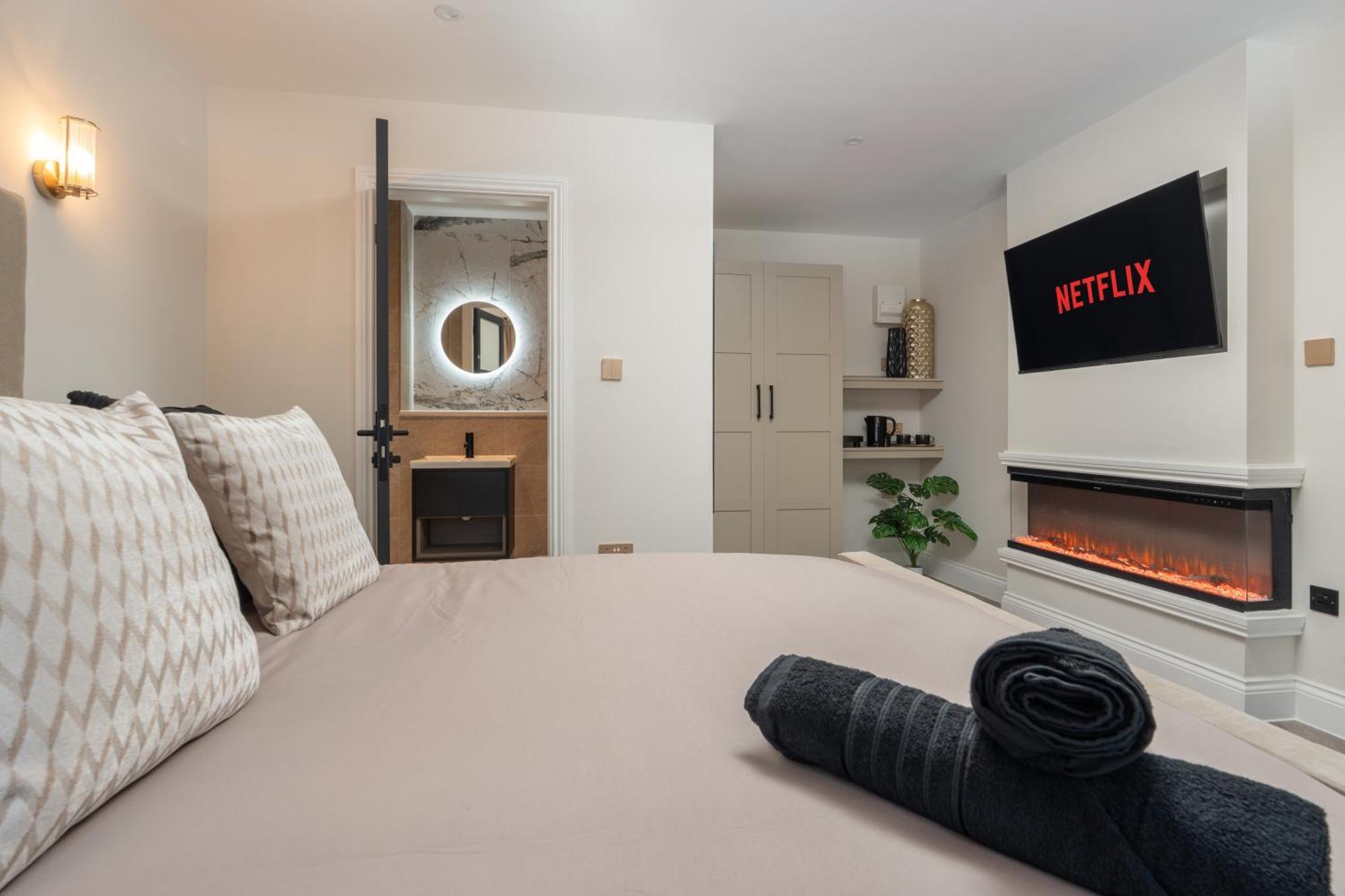 Deluxe Apartment