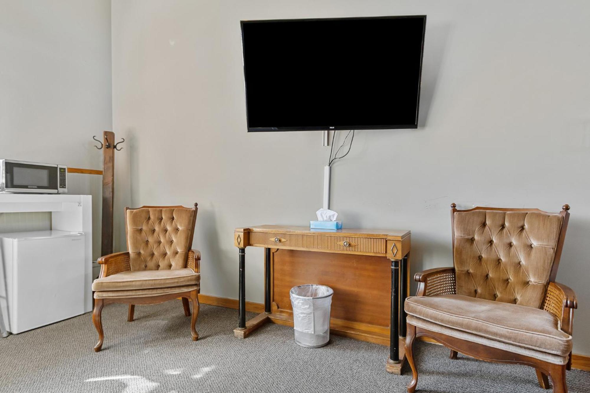 Queen Suite
