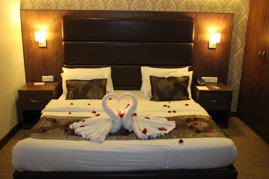 Deluxe Suite,172911210:JPEG