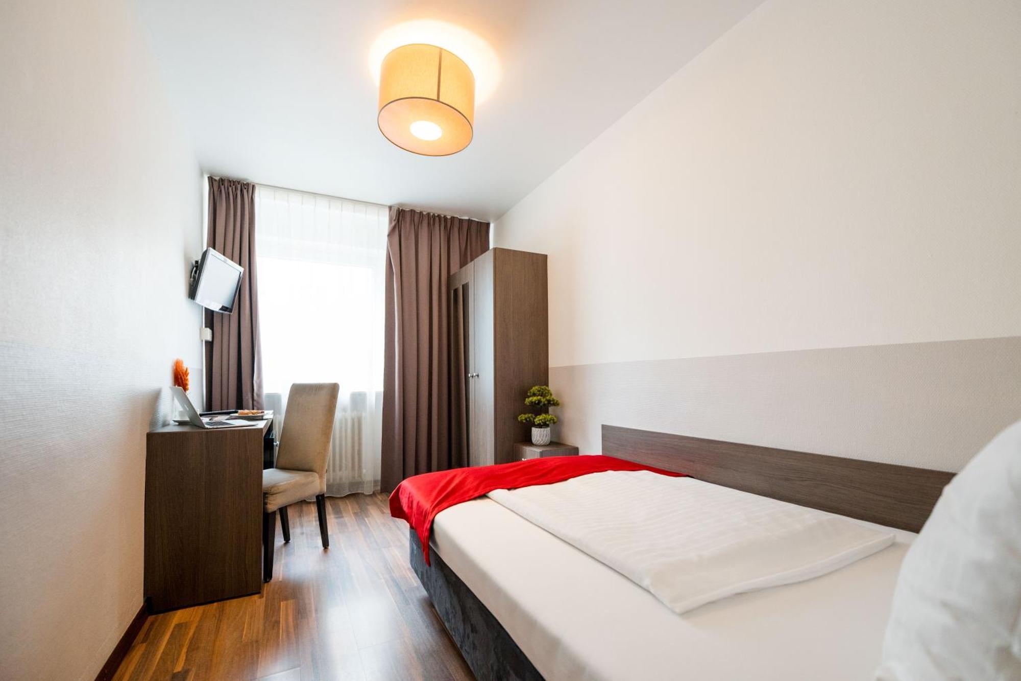 Single Room,1729984151:JPEG