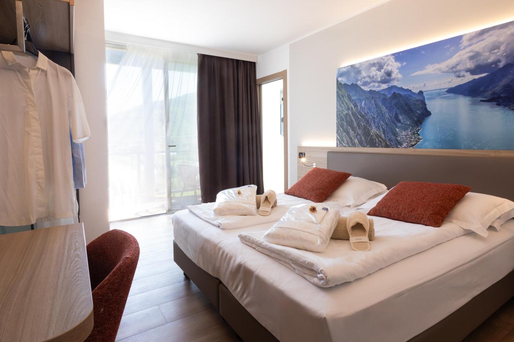 Deluxe Double Room,1729992858:JPEG