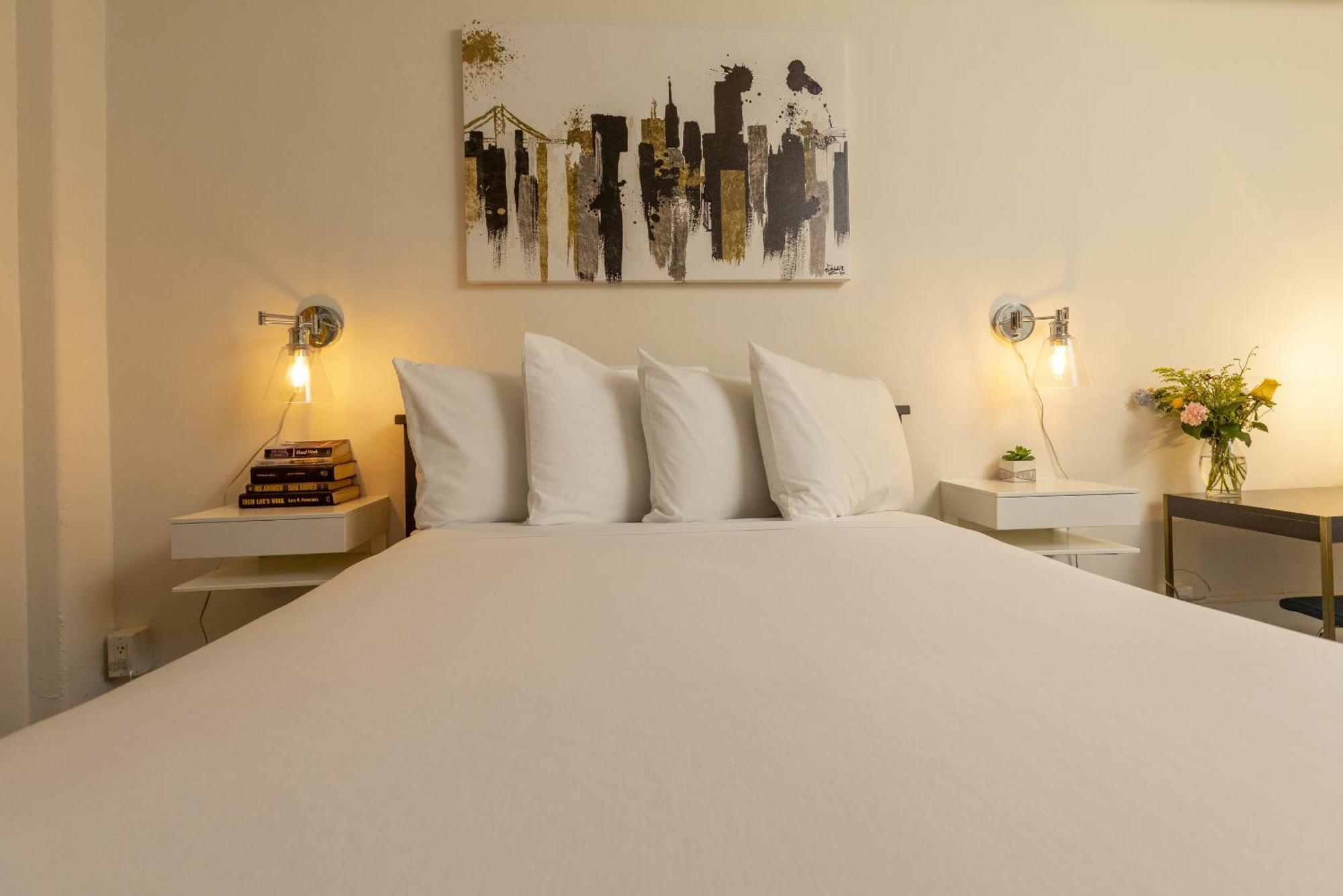 Standard Queen Room