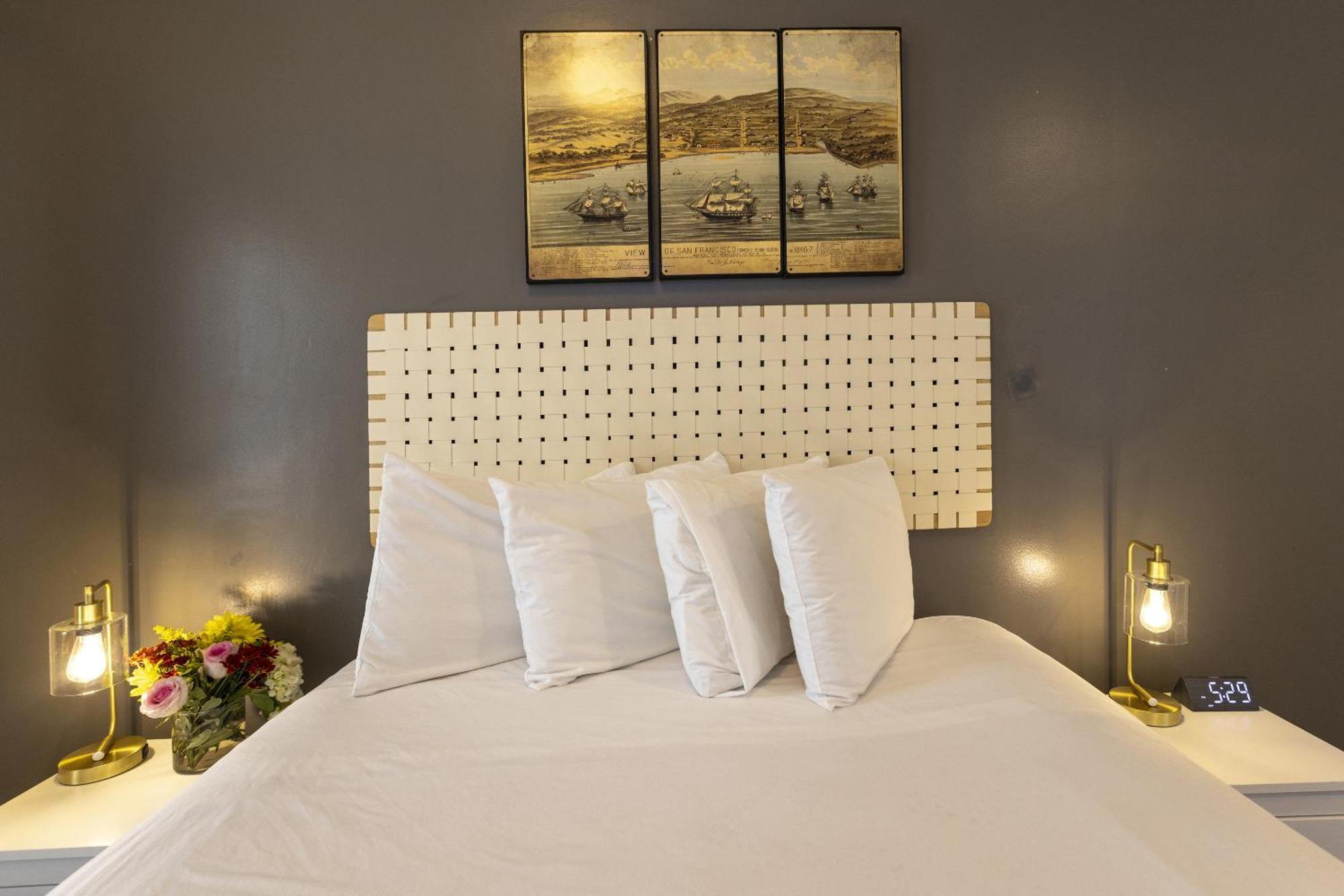 Standard Queen Room