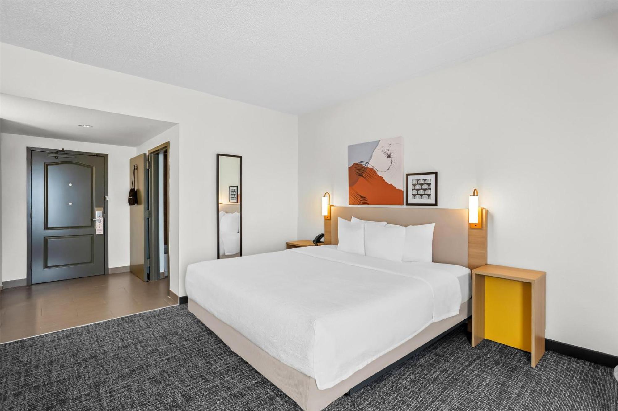 King Room with Mobility Accessible Tub