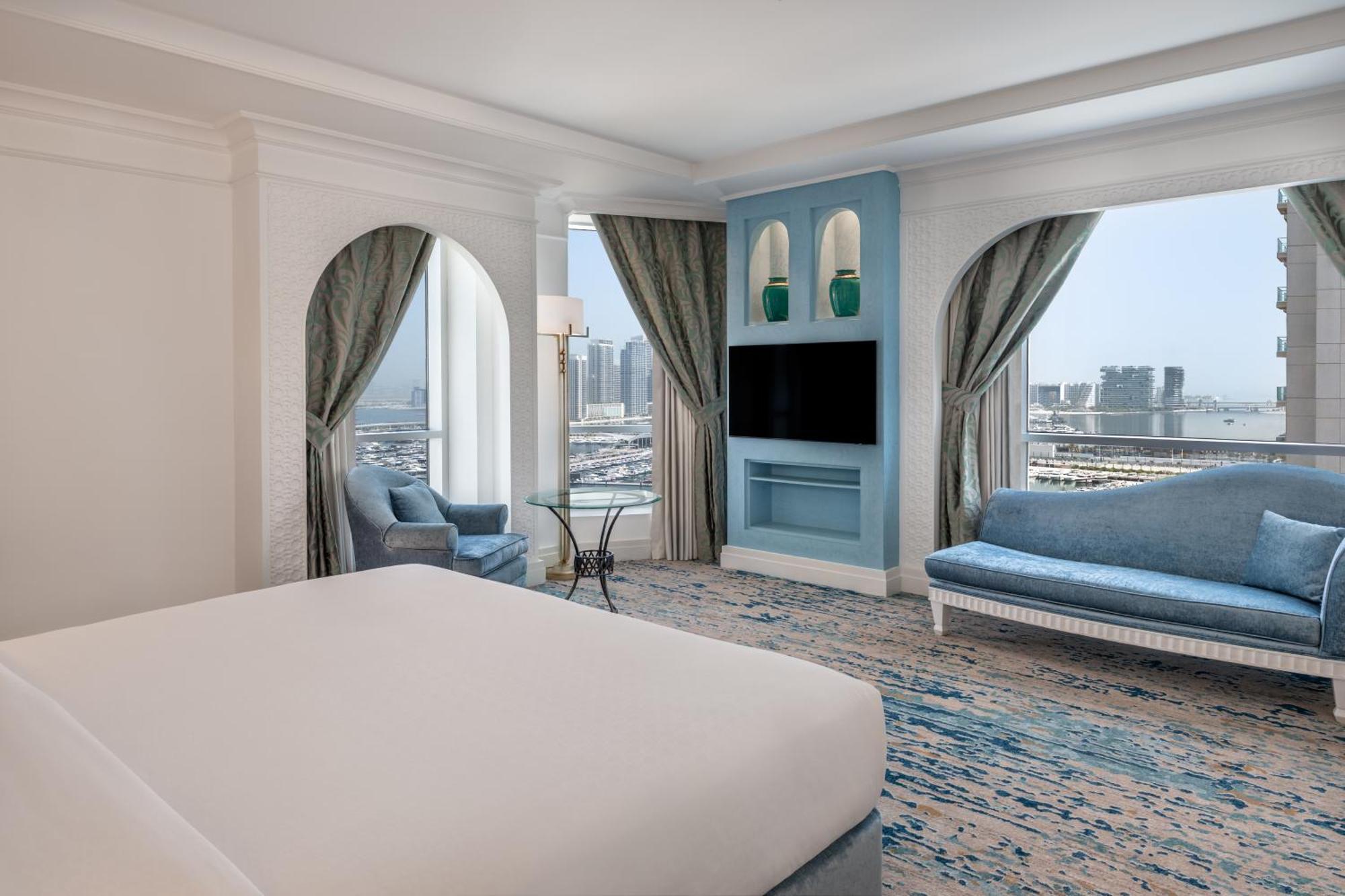 Ambassador One-Bedroom Suite – Panoramic Sea Views Exclusive Lounge Access Private Beach Access