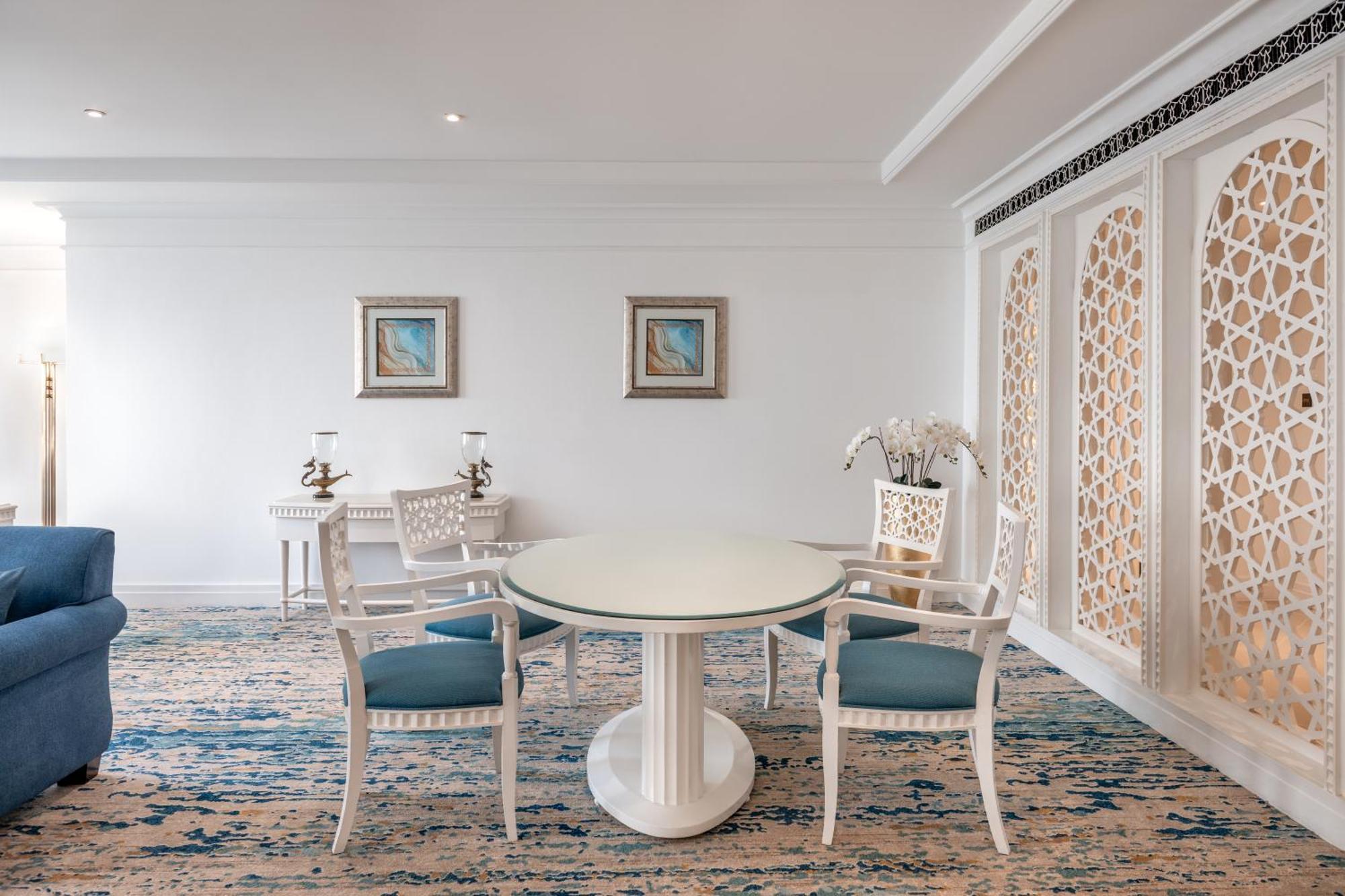 Ambassador One-Bedroom Suite – Panoramic Sea Views Exclusive Lounge Access Private Beach Access