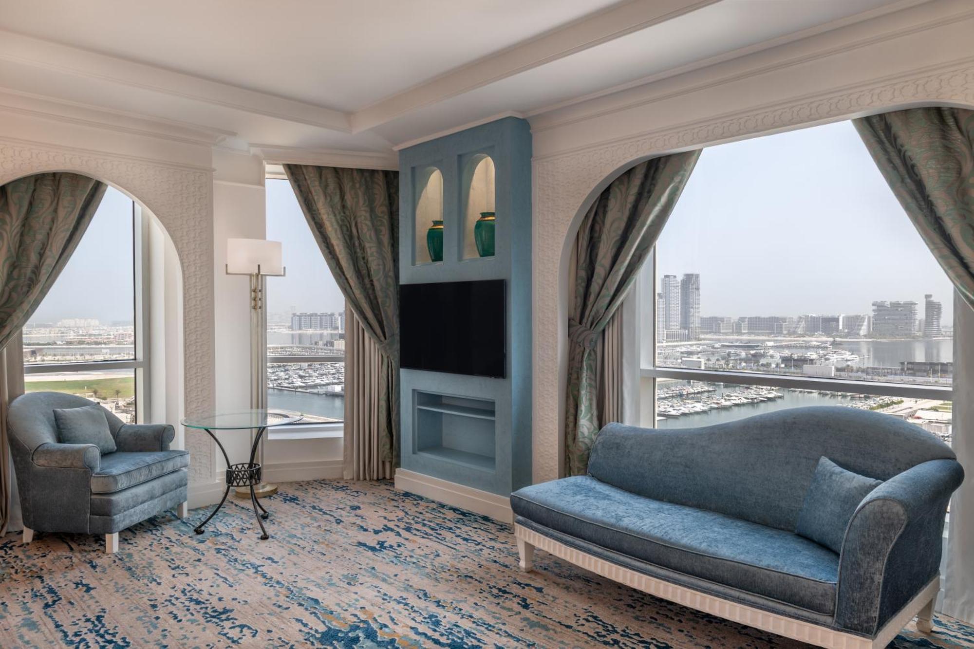 Ambassador One-Bedroom Suite – Panoramic Sea Views Exclusive Lounge Access Private Beach Access