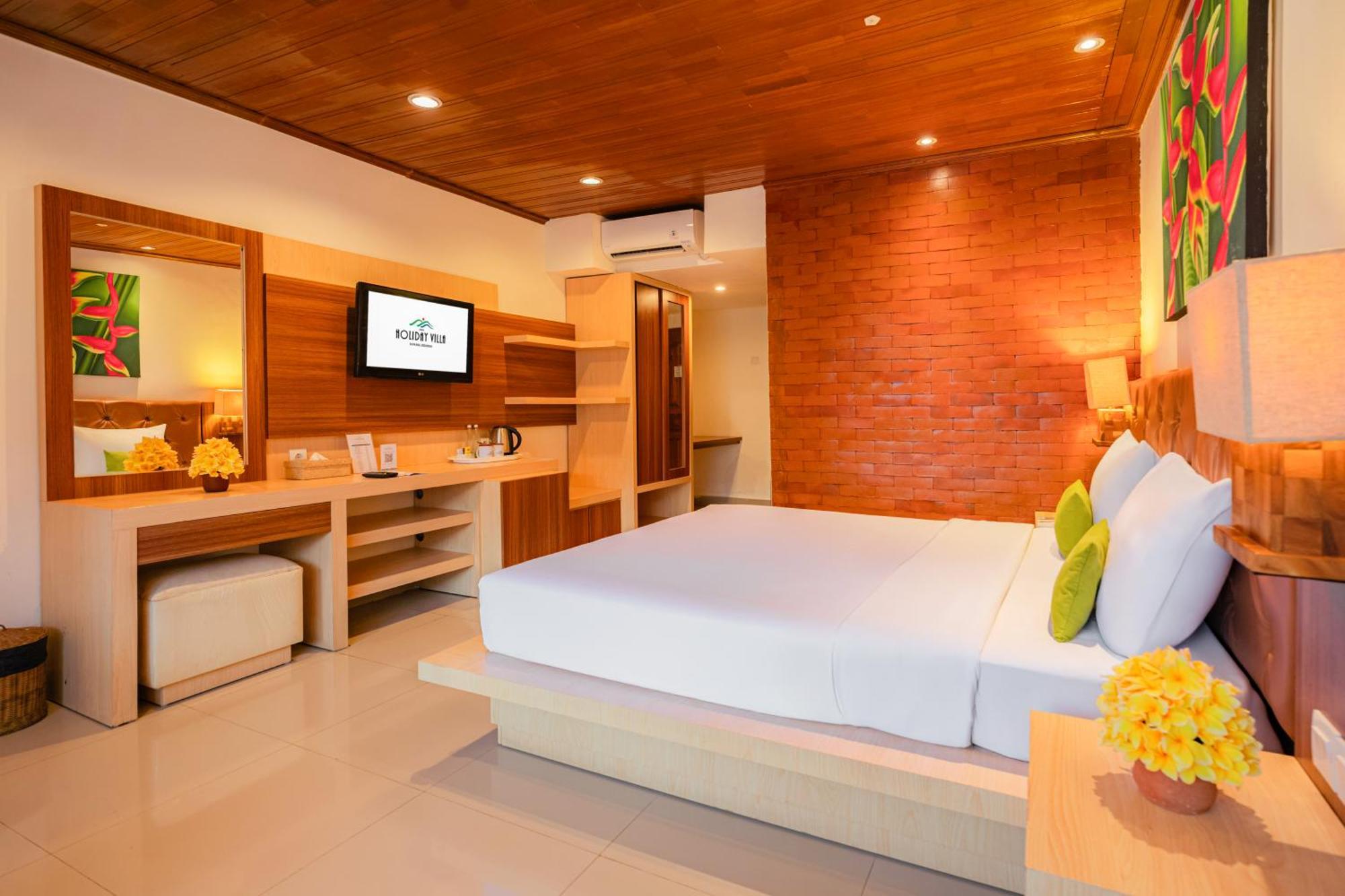 Deluxe Double or Twin Room Pool View