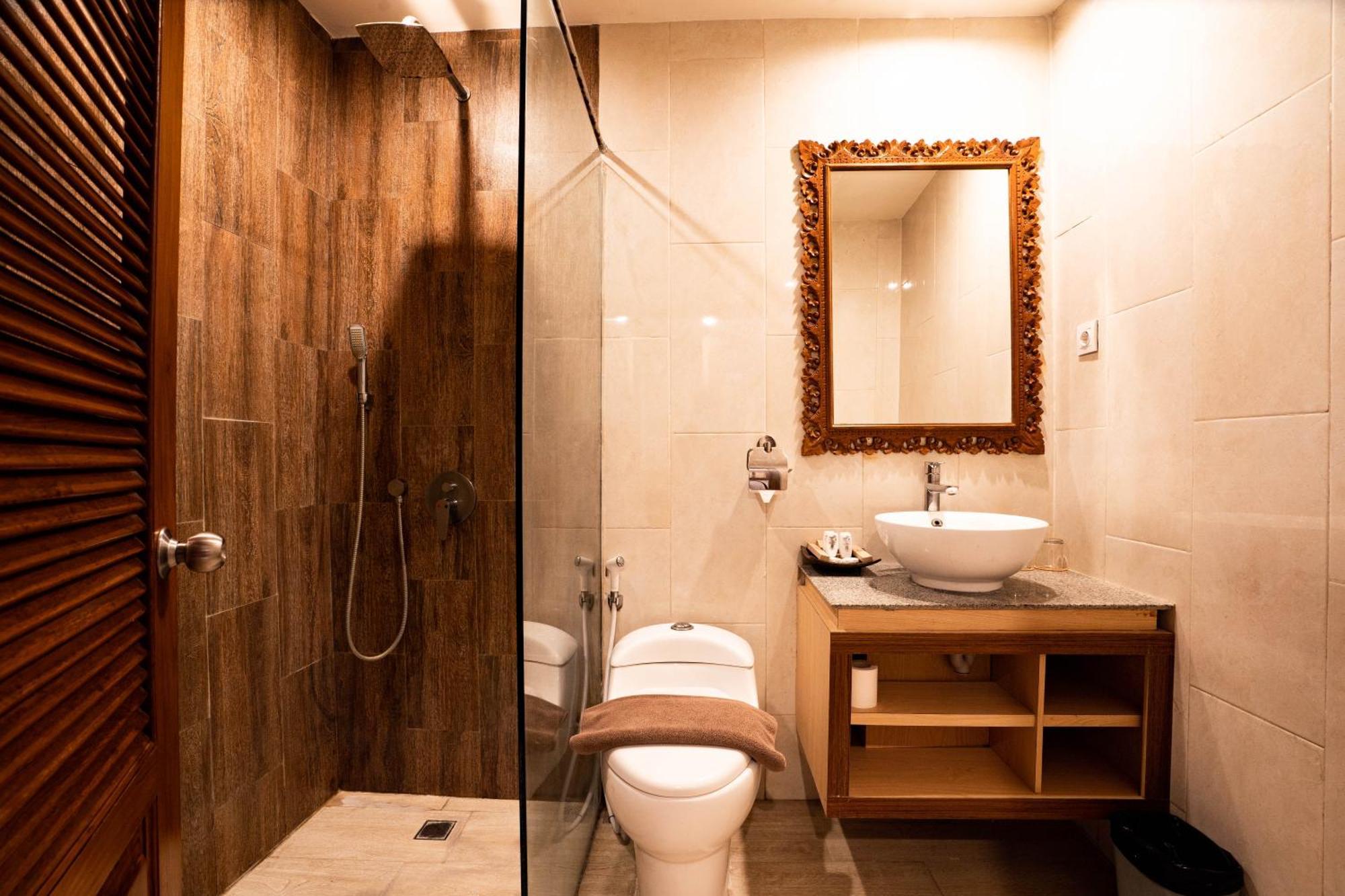 Deluxe Double or Twin Room Pool View