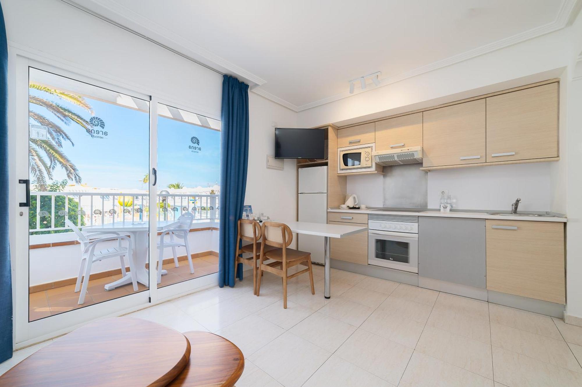 One-Bedroom Apartment (2 Adults + 2 Children)