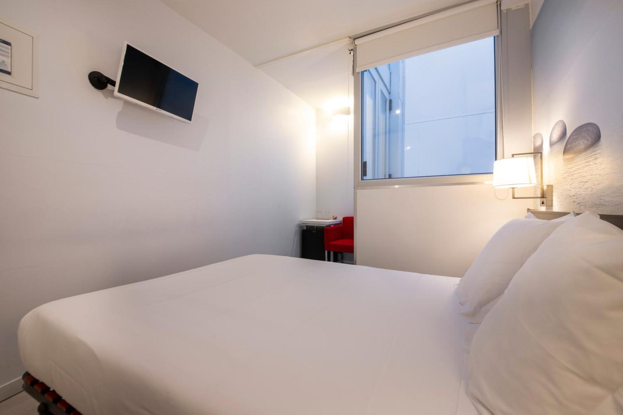 Single Room Private Bathroom