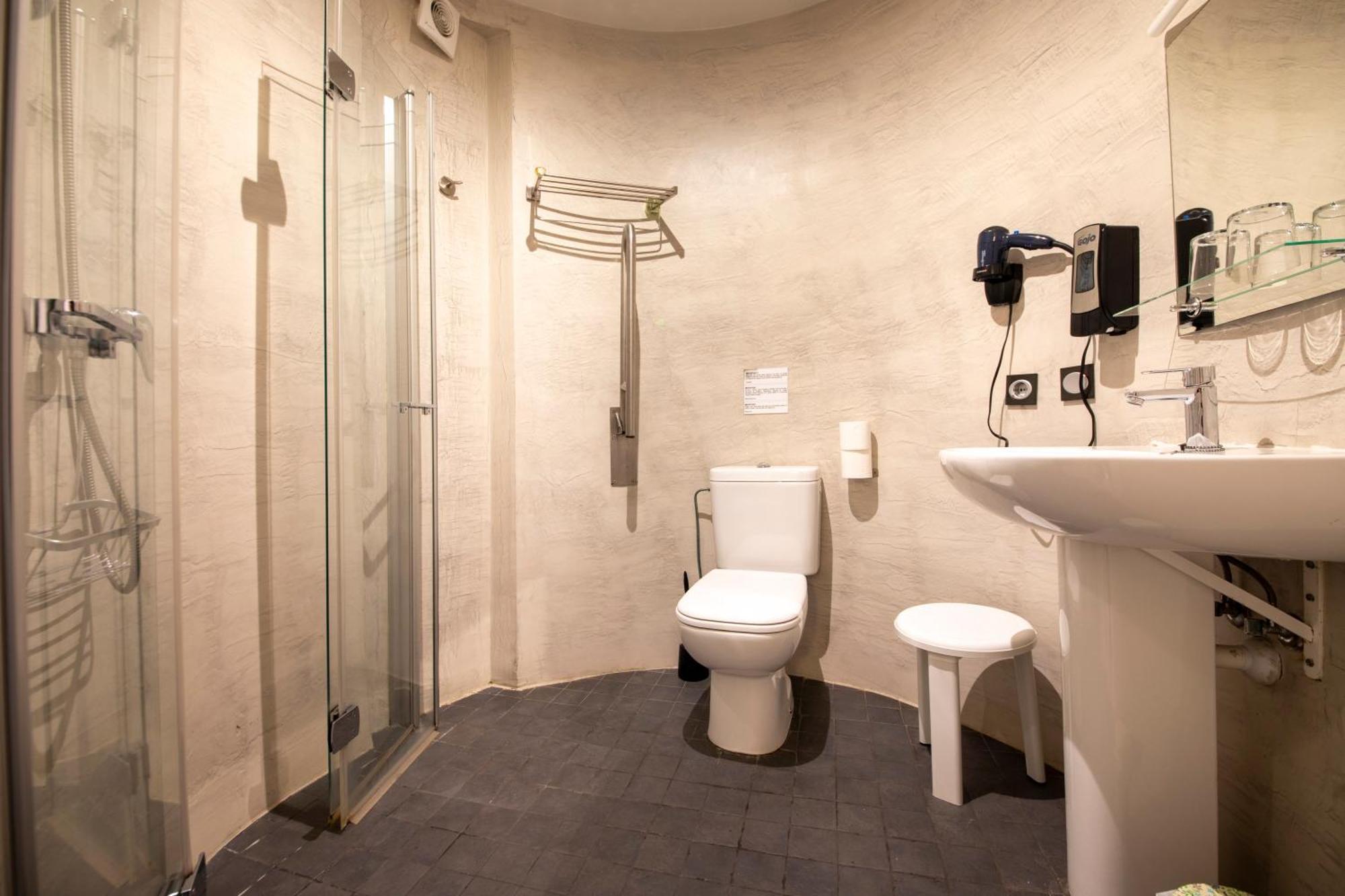 Single Room Private Bathroom