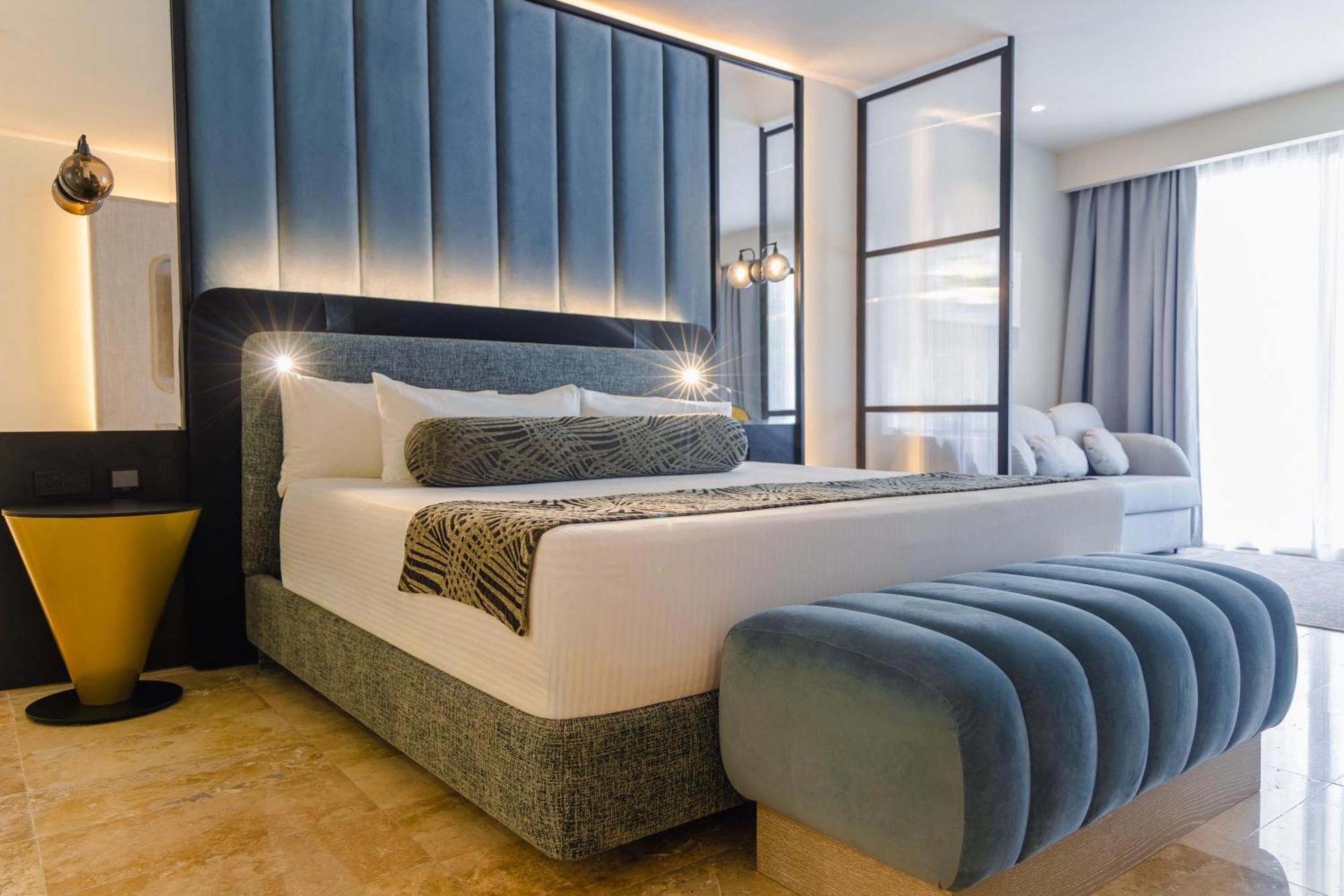 Platinum Suite,1730010220:JPEG