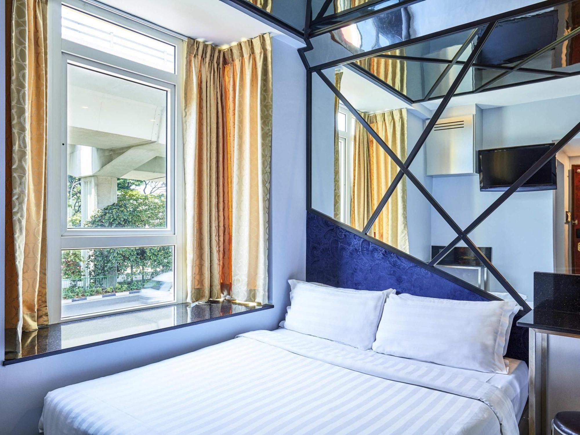 Deluxe Theme Room One Double Bed