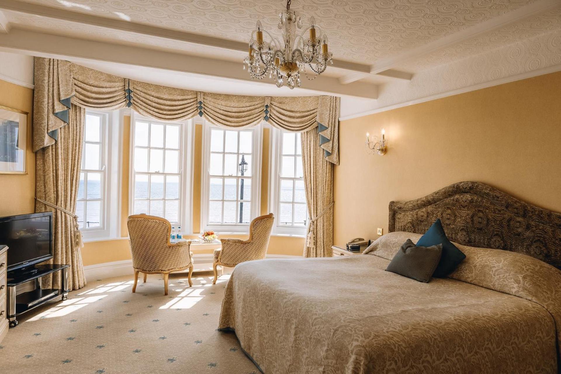 Double or Twin Suite with Sea View