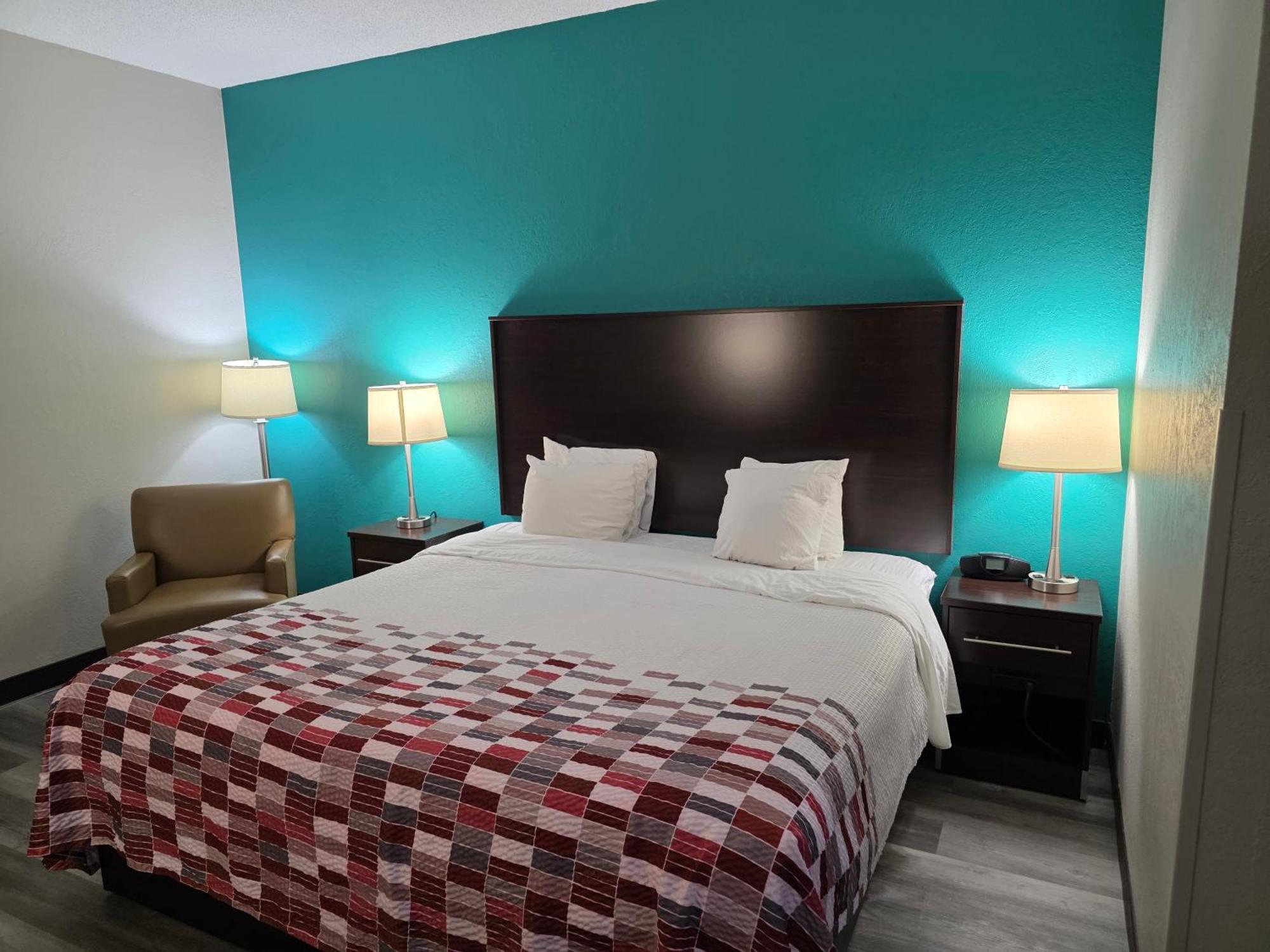 1 King Bed