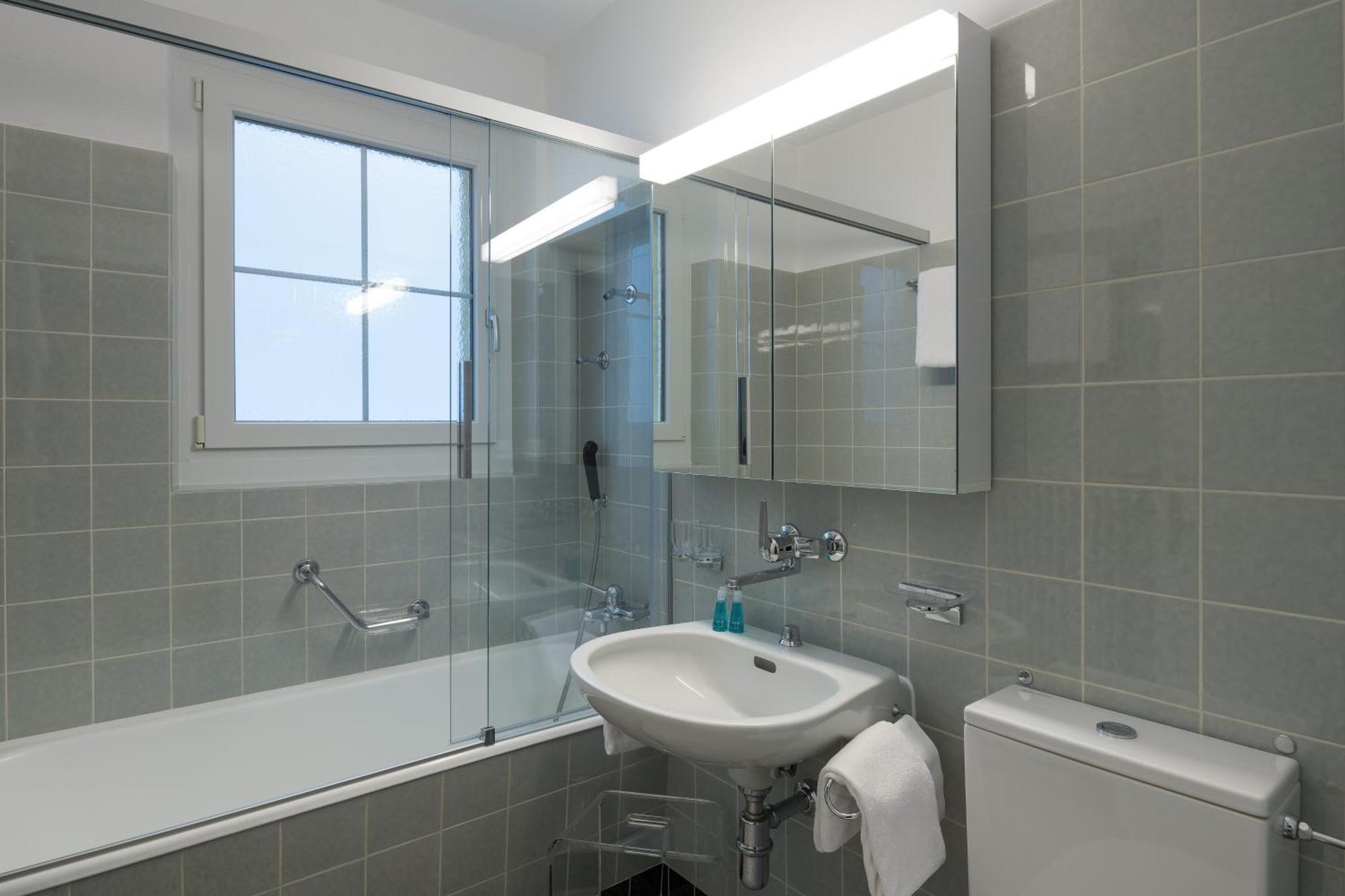 Doppelzimmer mit Badewanne