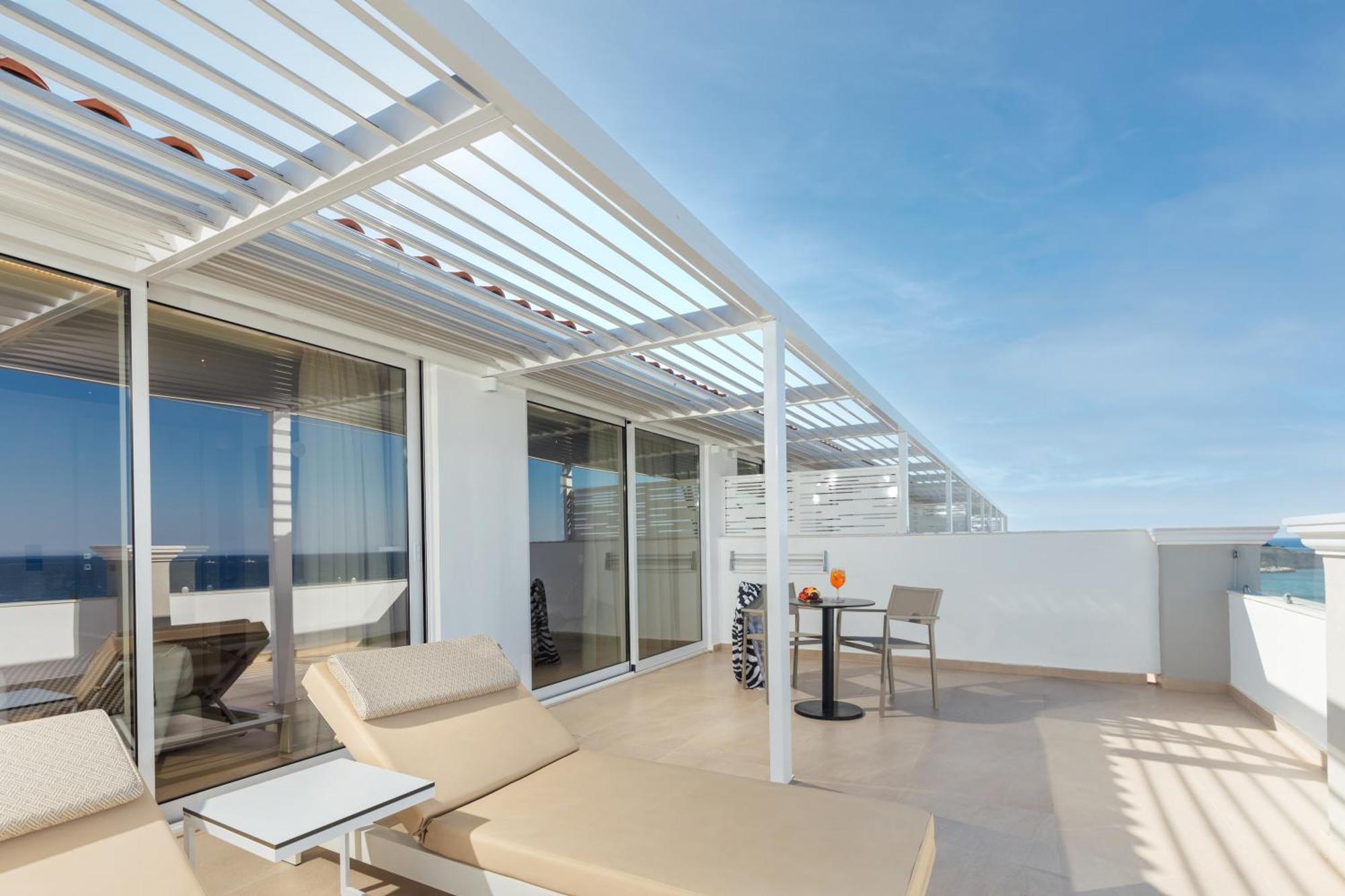 Premium Suite Panoramic Sea View