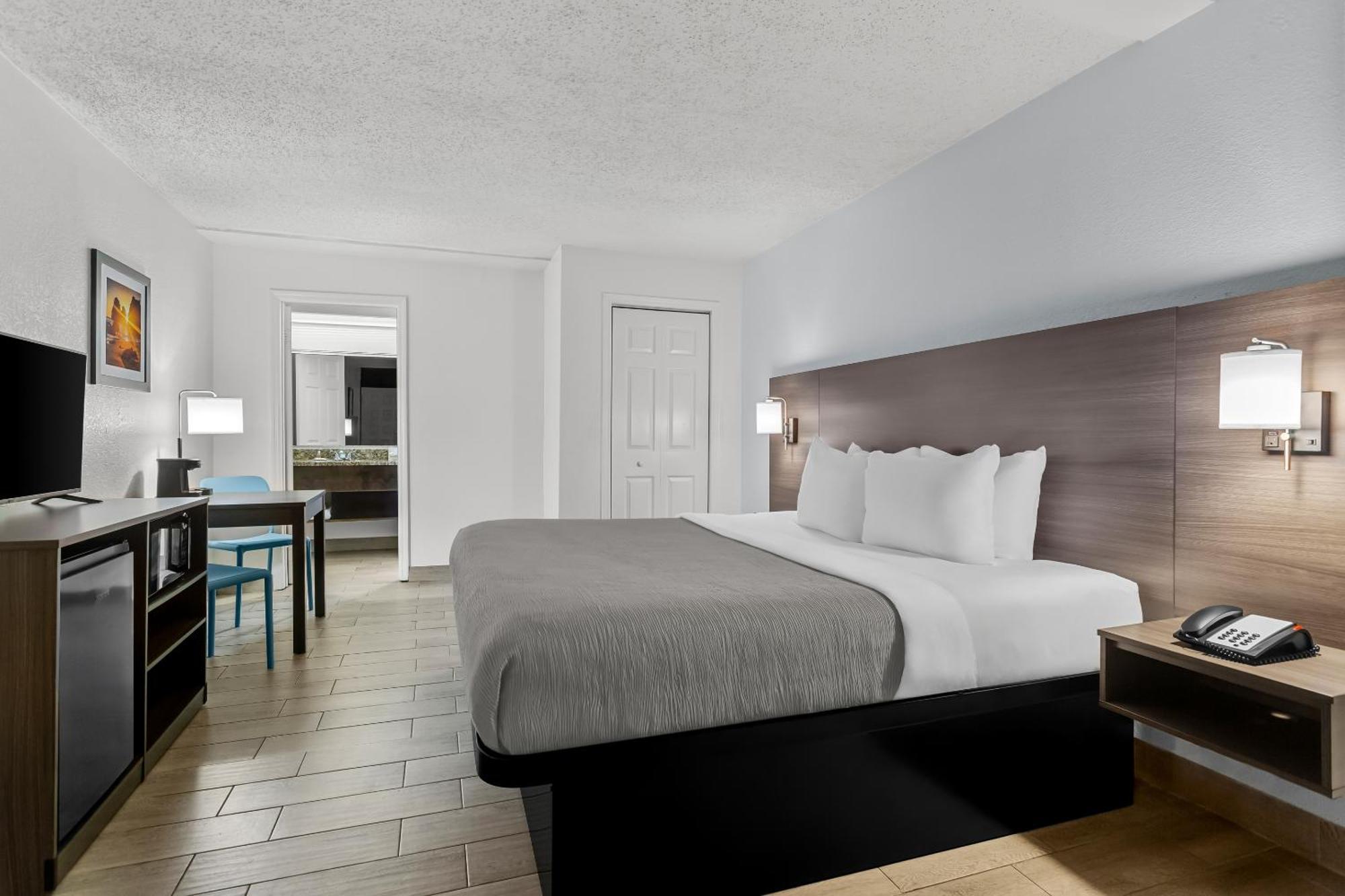 King Room - Accessible/Non-Smoking