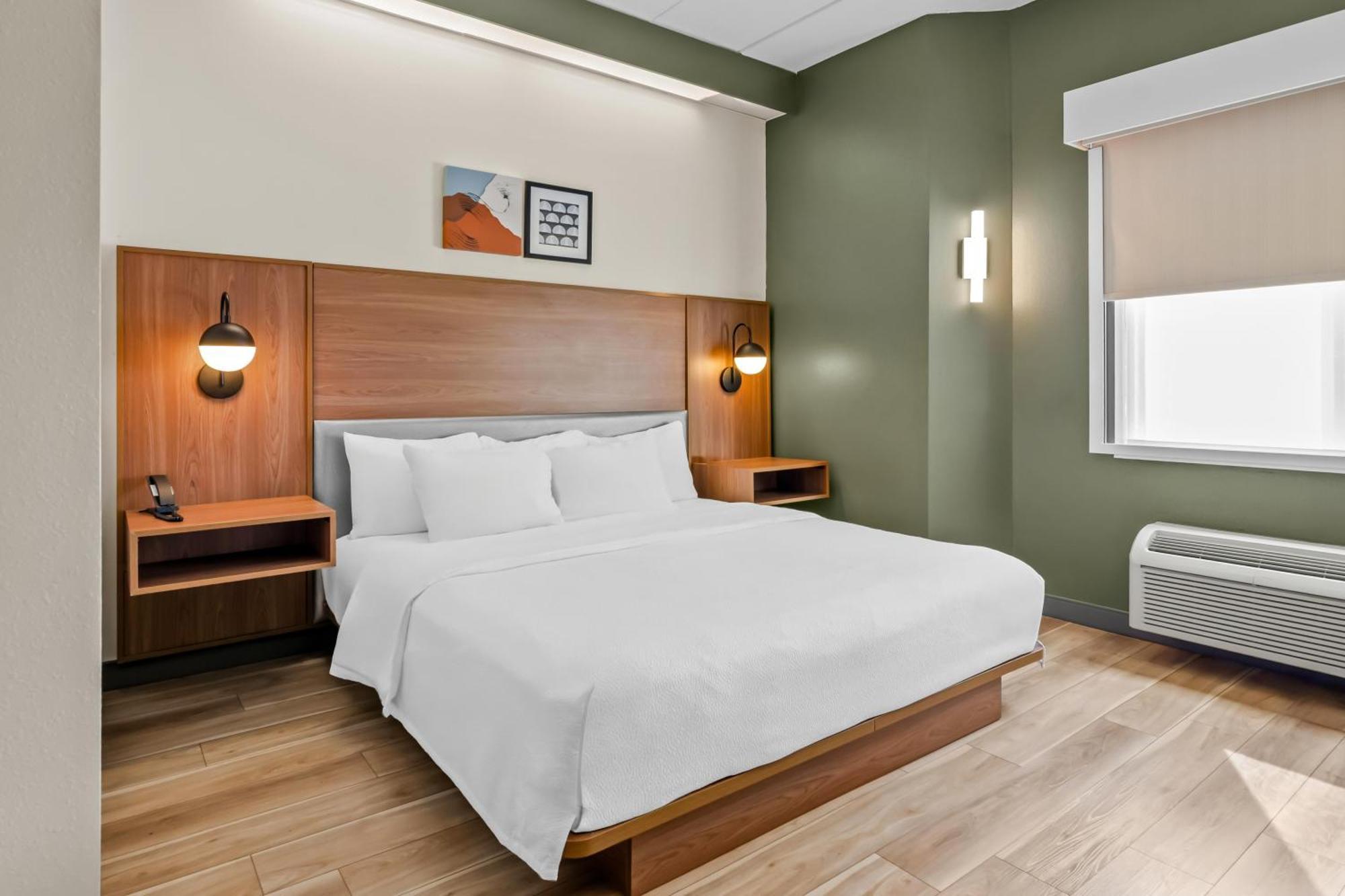 King Room with Roll-In Shower - Mobility and Hearing Access