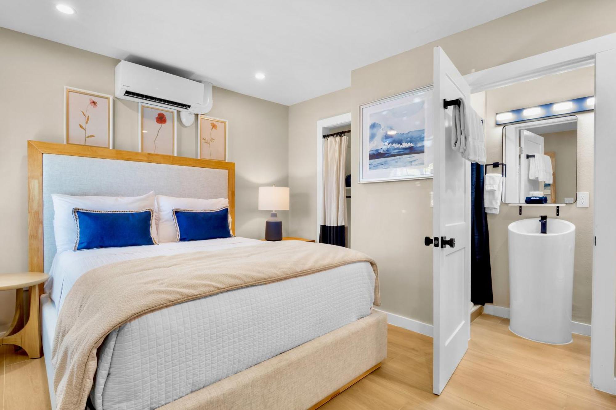 Queen Room
